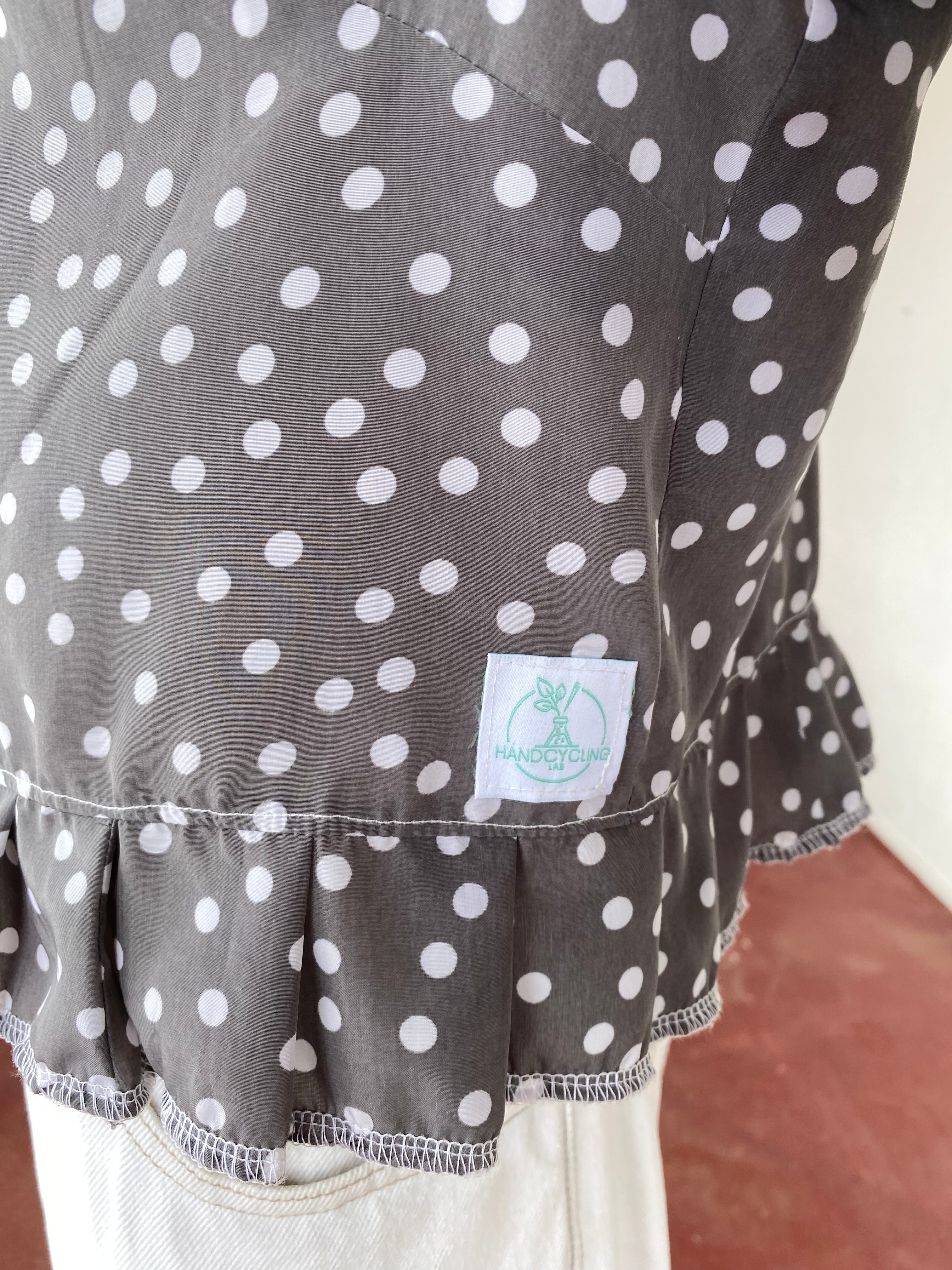 Froufrou • T. 32 à 36 • Chemise crop top grise à pois blanc