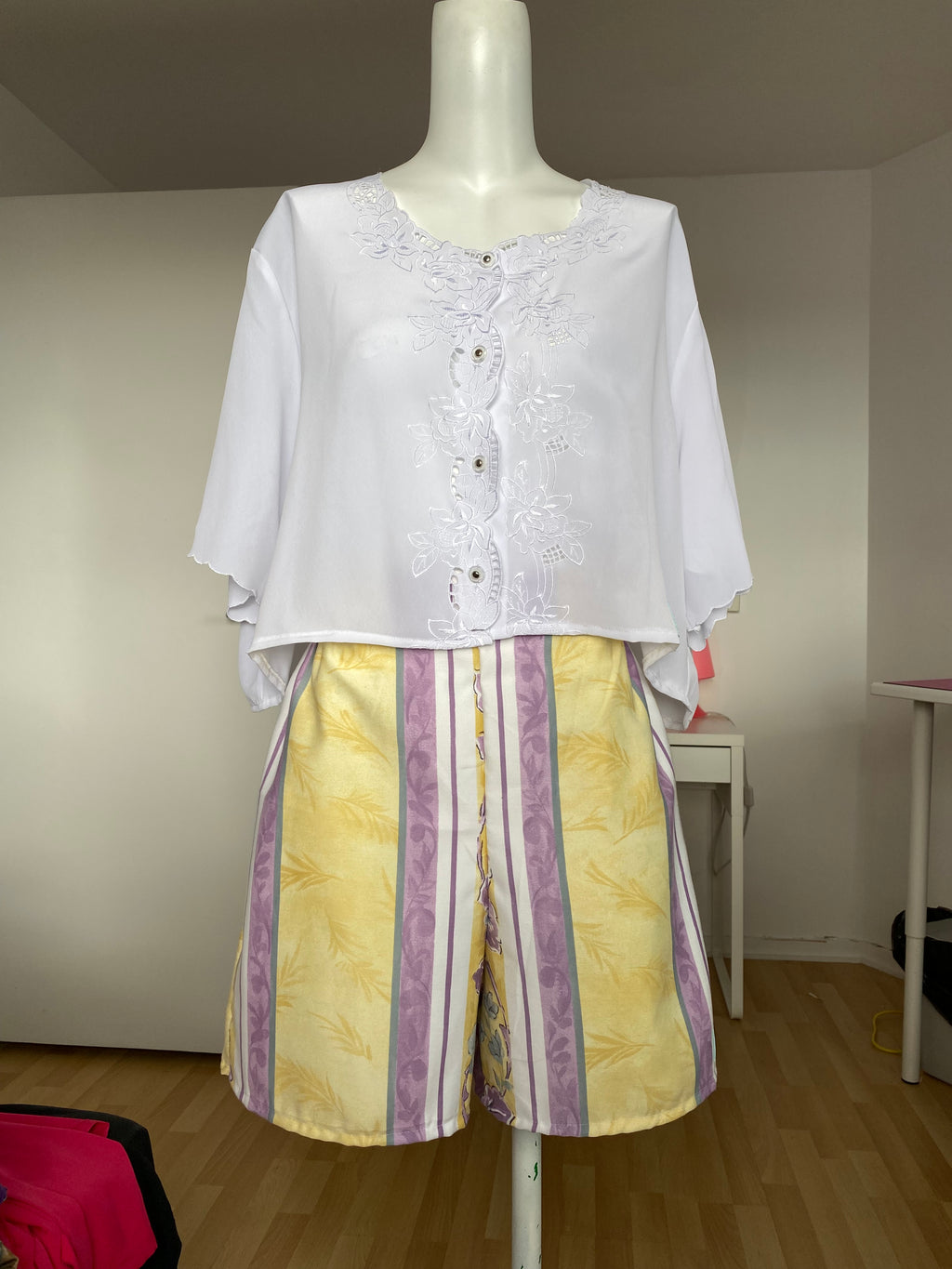 Short • T.XS/S et M • Short upcyclé motif provençal jaune et lila