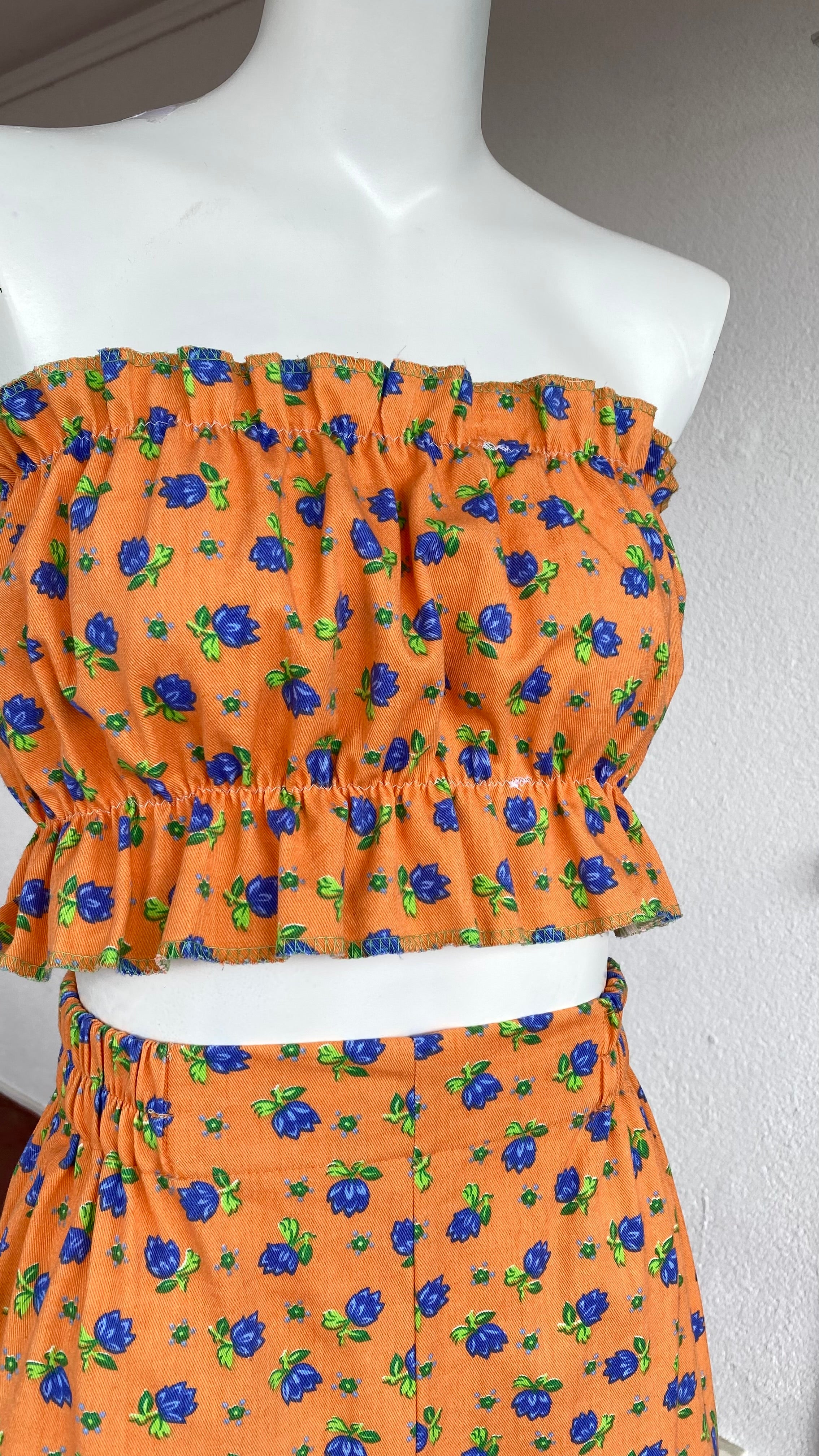 P'tis Ôh • T. XS/S  • Haut bandeau à froufrou orange fleurs bleues