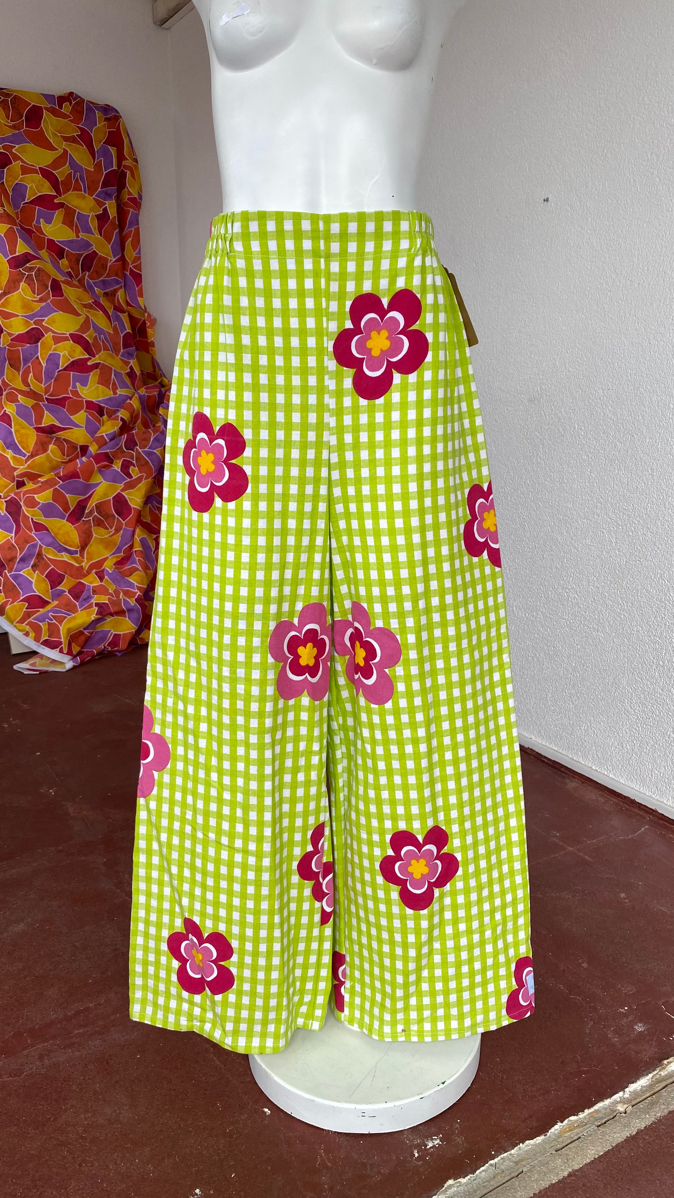 Pants • T.M • Pantalon upcyclé vichy vert & fleurs fushia
