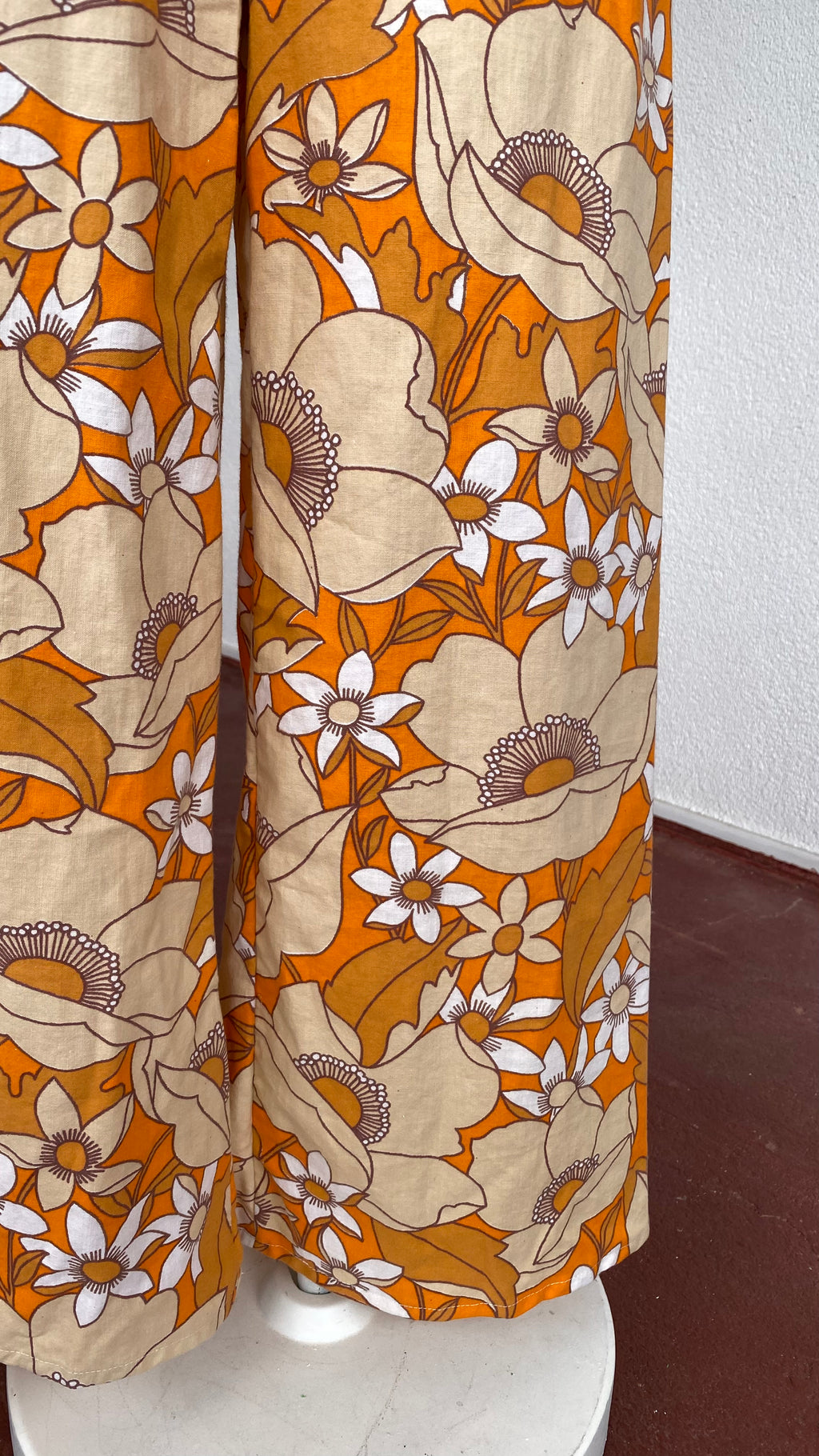 Pants • Taille XS/S • Pantalon upcyclé 70s floraux orange beige