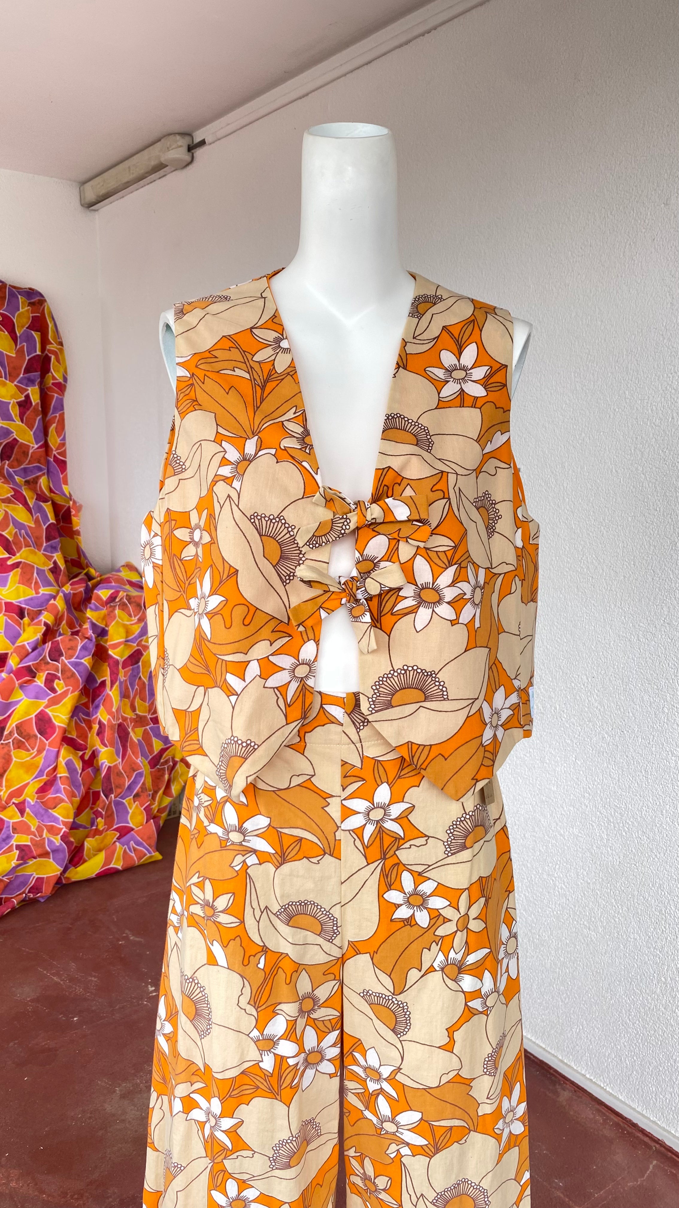 Veston • Taille unique • Veston upcyclé  70s floraux orange beige