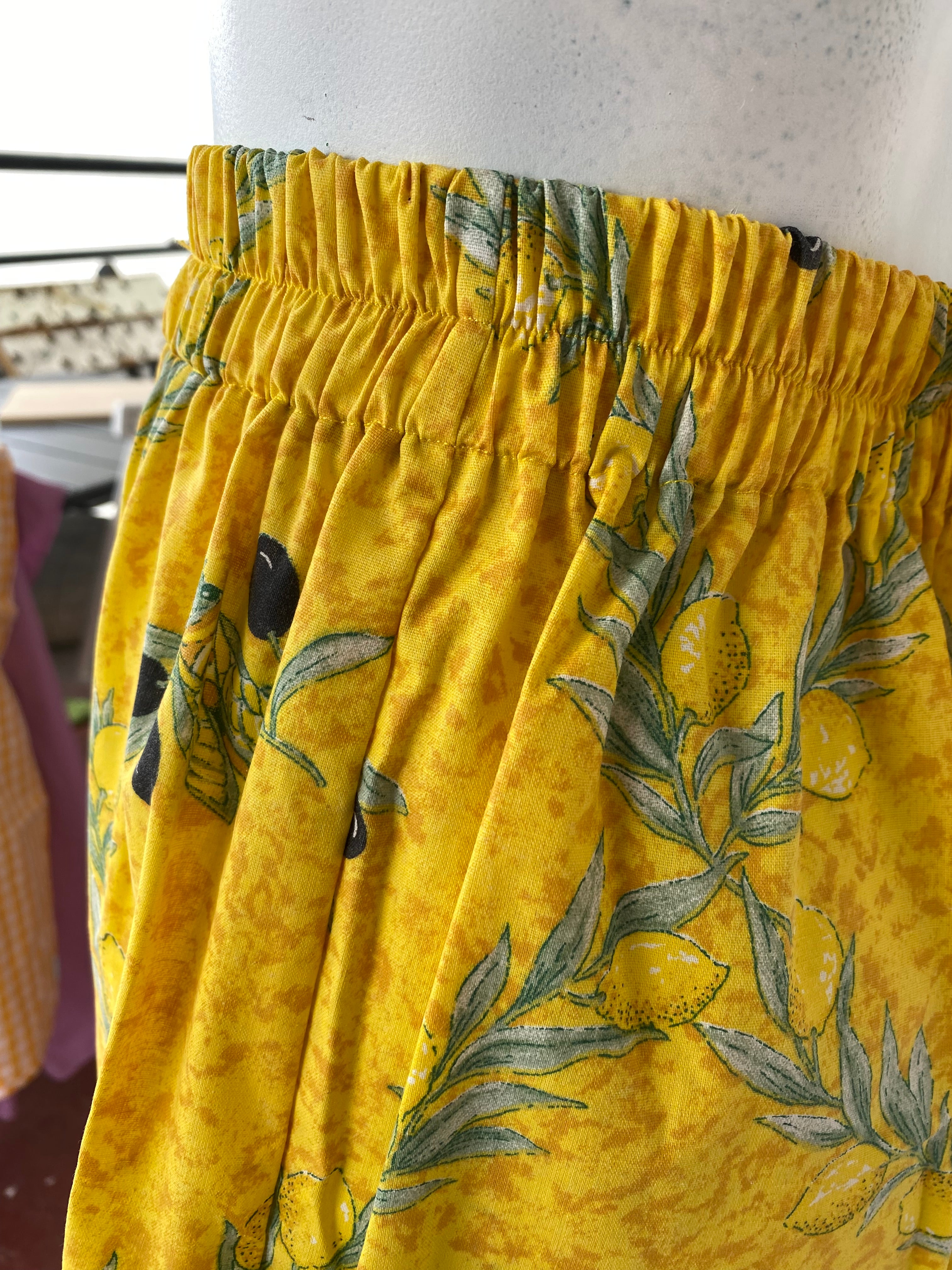 Pants • Taille M • Pantalon upcyclé provençal jaune citrons & cigales
