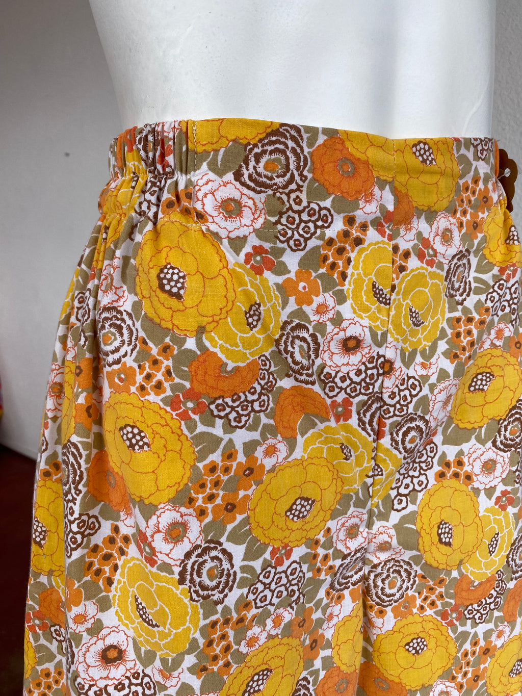 Pants • Taille XS/S • Pantalon upcyclé 70s liberty tons orange jaune