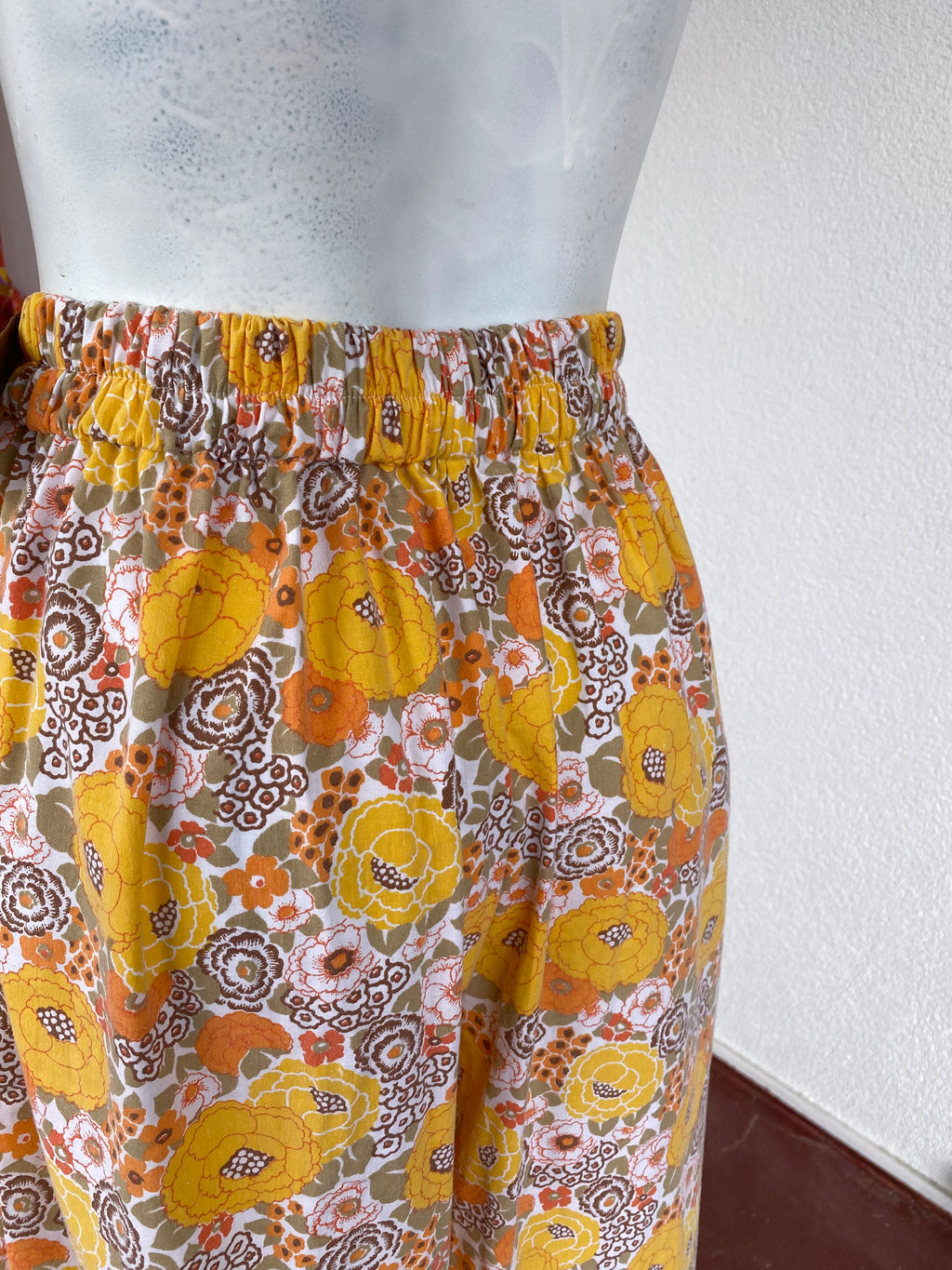 Pants • Taille XS/S • Pantalon upcyclé 70s liberty tons orange jaune