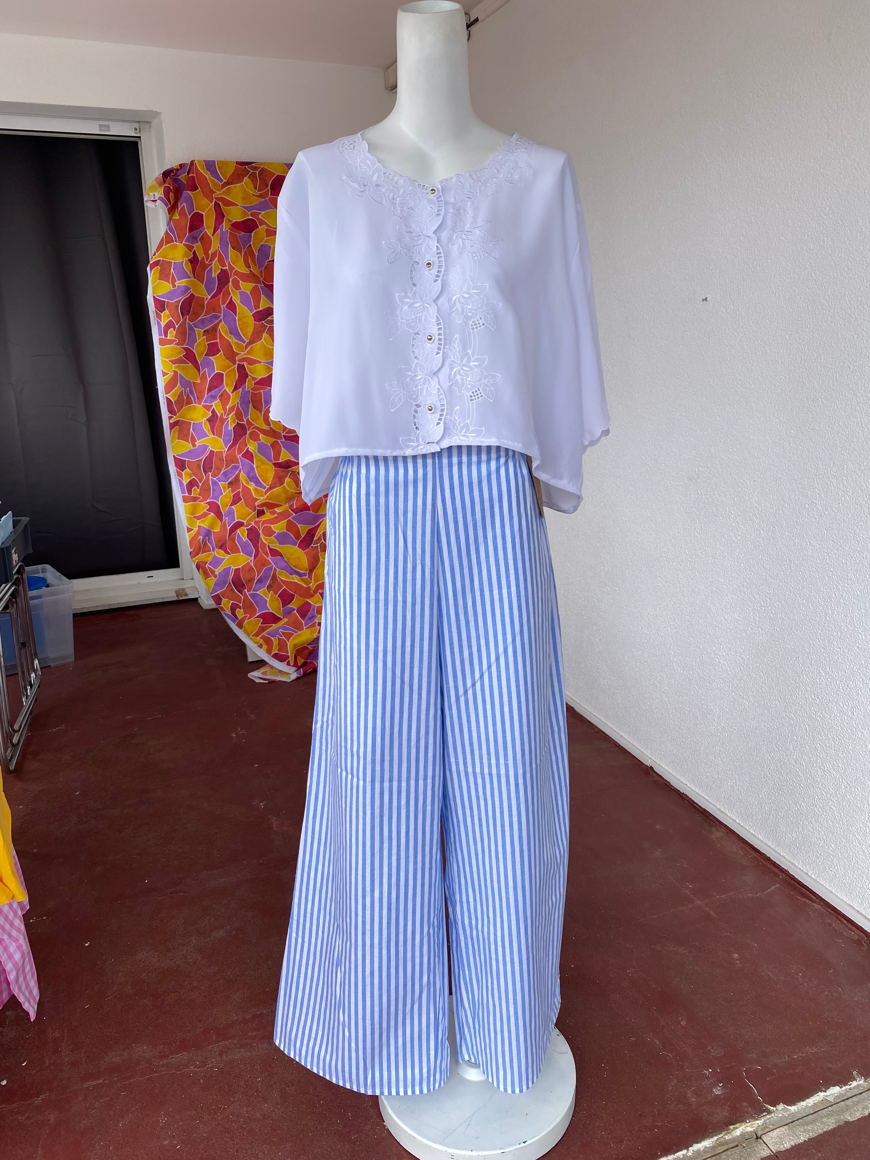 Pants • Taille L • Pantalon upcyclé rayures bleu ciel et blanches