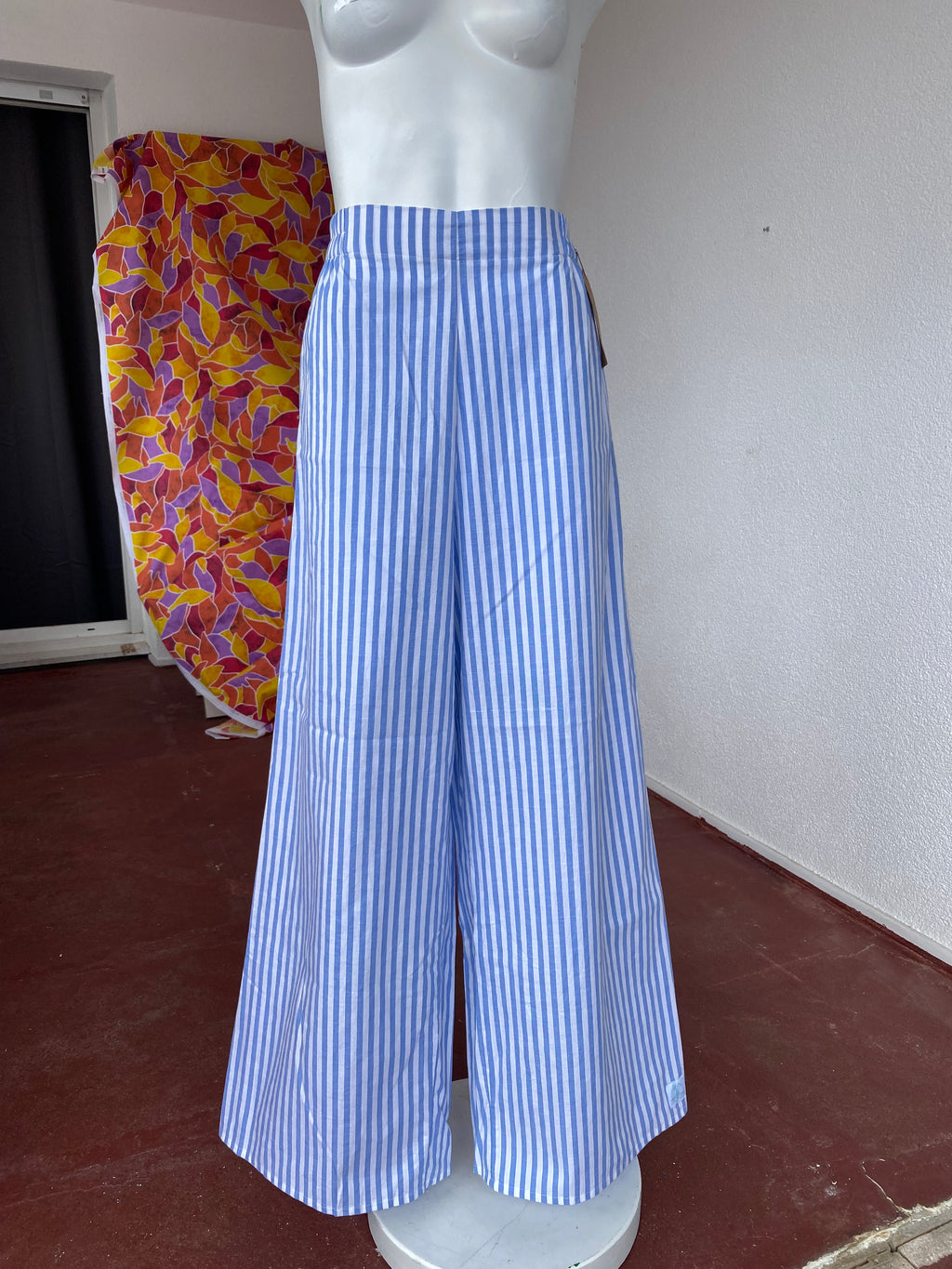 Pants • Taille L • Pantalon upcyclé rayures bleu ciel et blanches