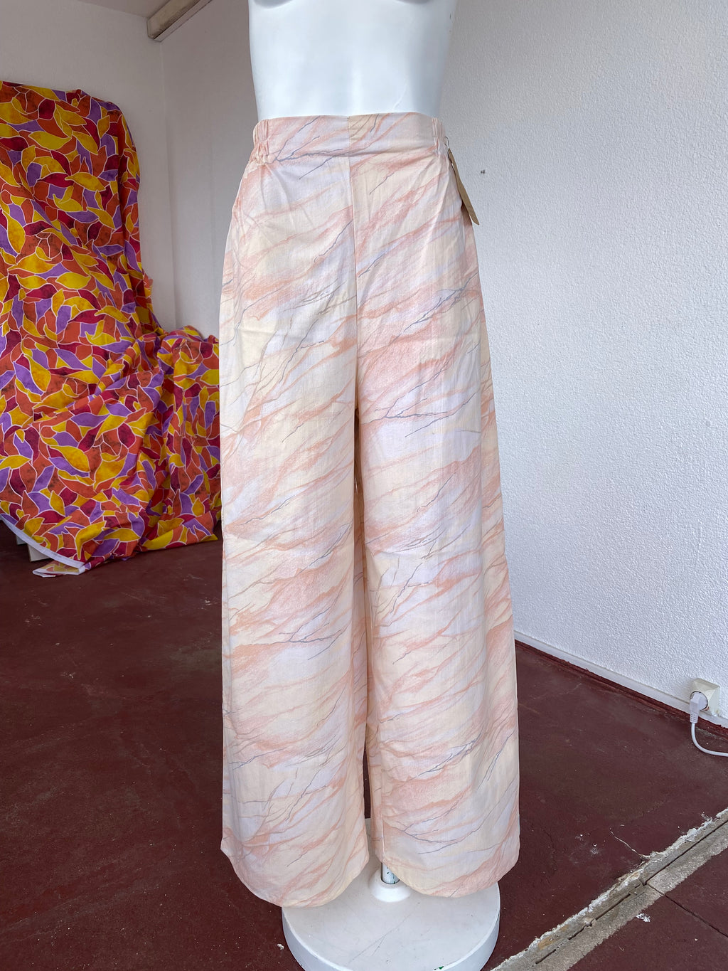 Pants • Taille XS/S • Pantalon upcyclé motif marbre tons rose pâle beige