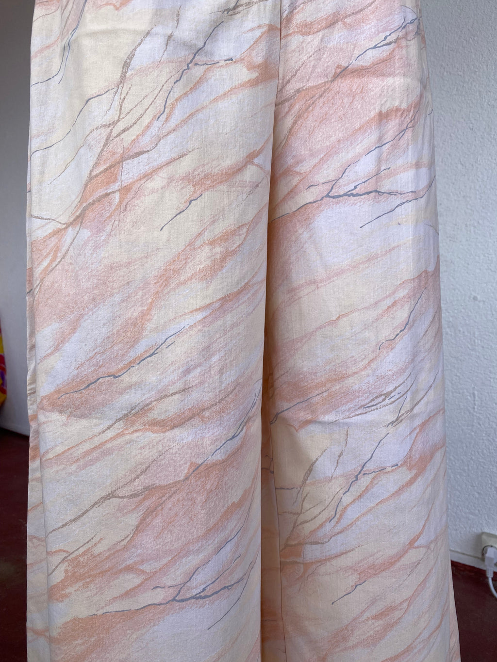 Pants • Taille XS/S • Pantalon upcyclé motif marbre tons rose pâle beige