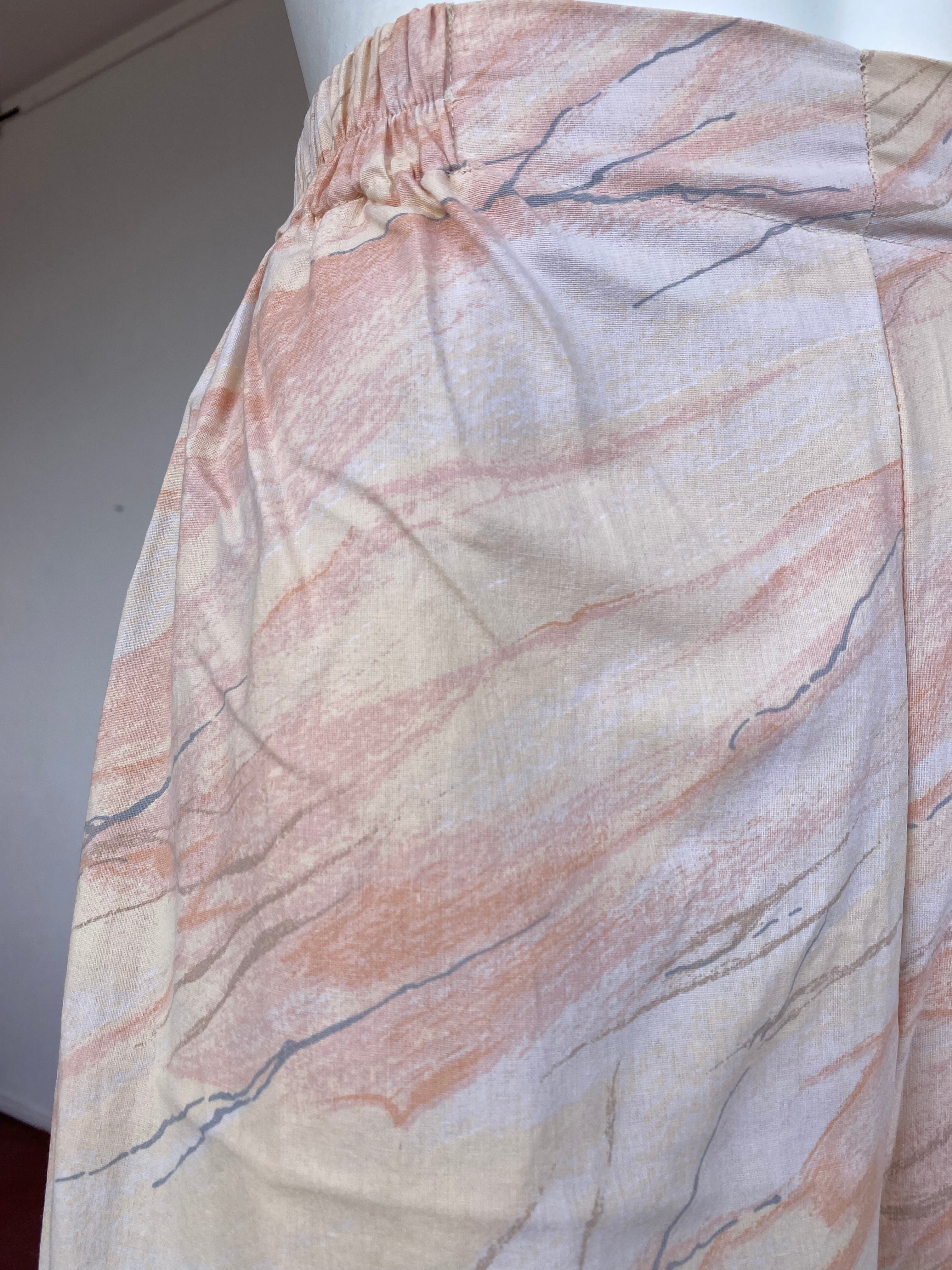 Pants • Taille XS/S • Pantalon upcyclé motif marbre tons rose pâle beige
