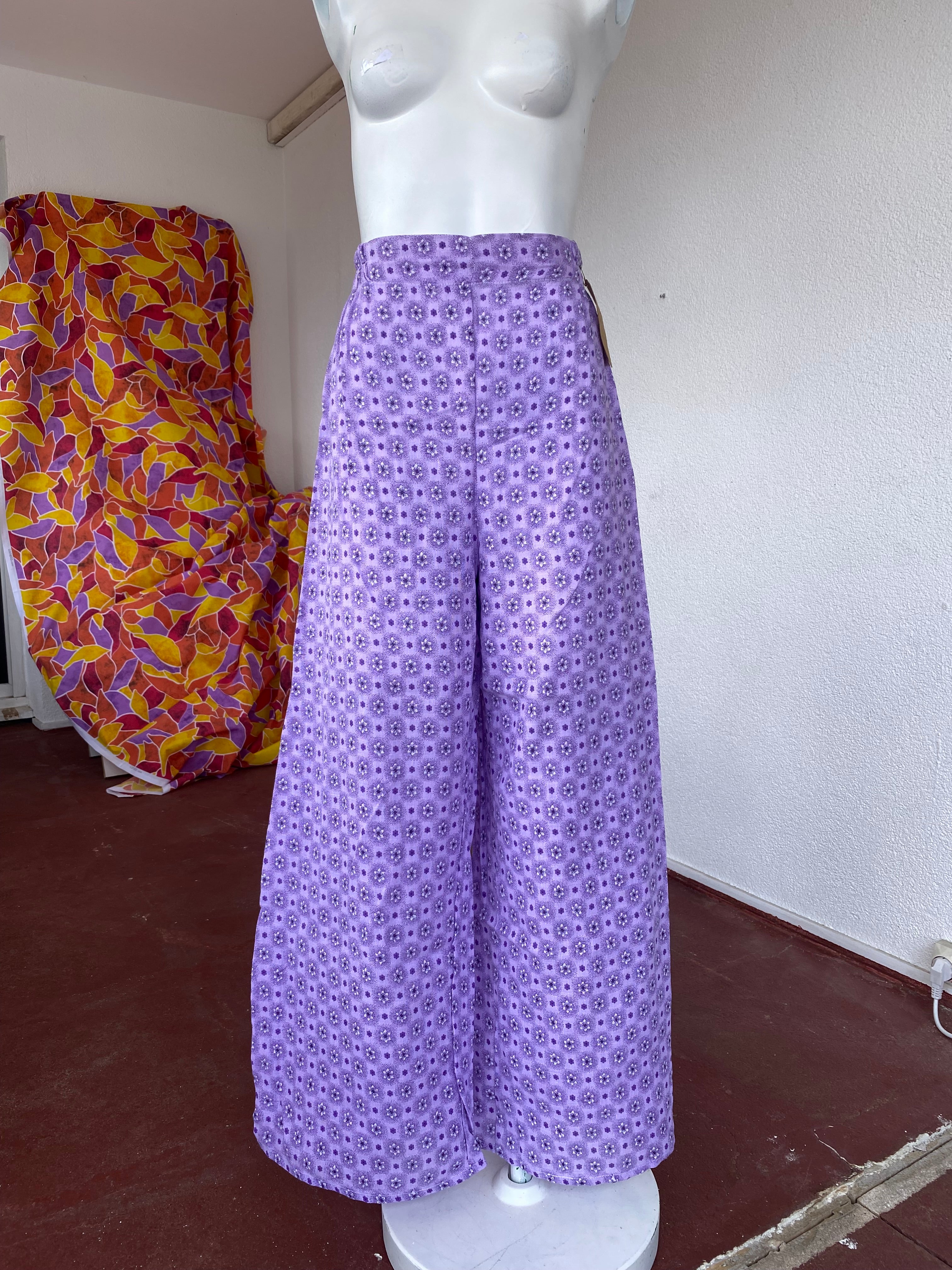 Pants • Taille XS/S • Pantalon upcyclé lila à fleurs