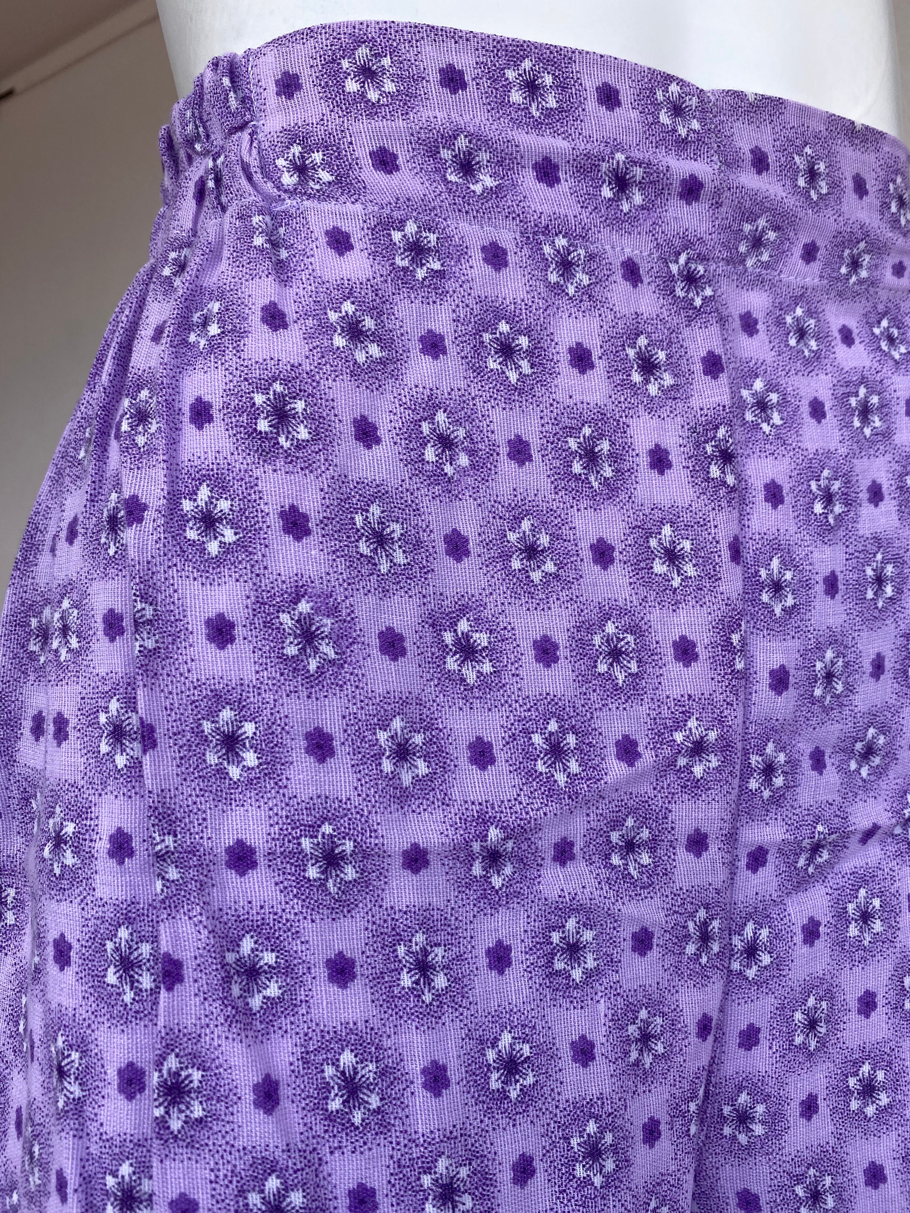 Pants • Taille XS/S • Pantalon upcyclé lila à fleurs