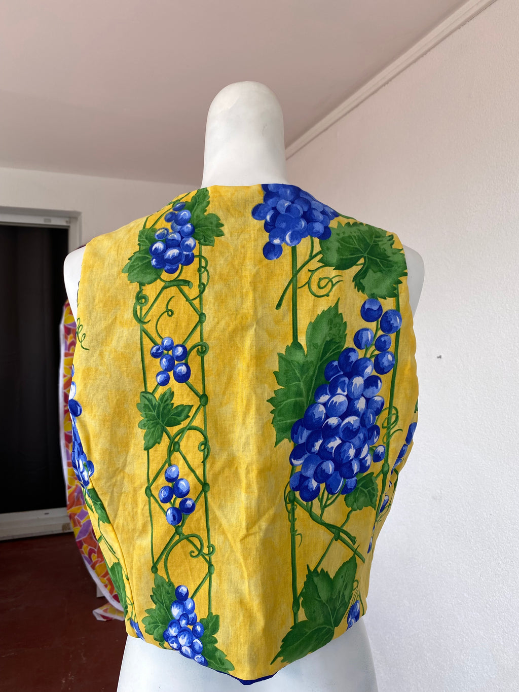 Veston • Taille unique • Veston upcyclé provençal jaune raisins bleu + bleu électrique