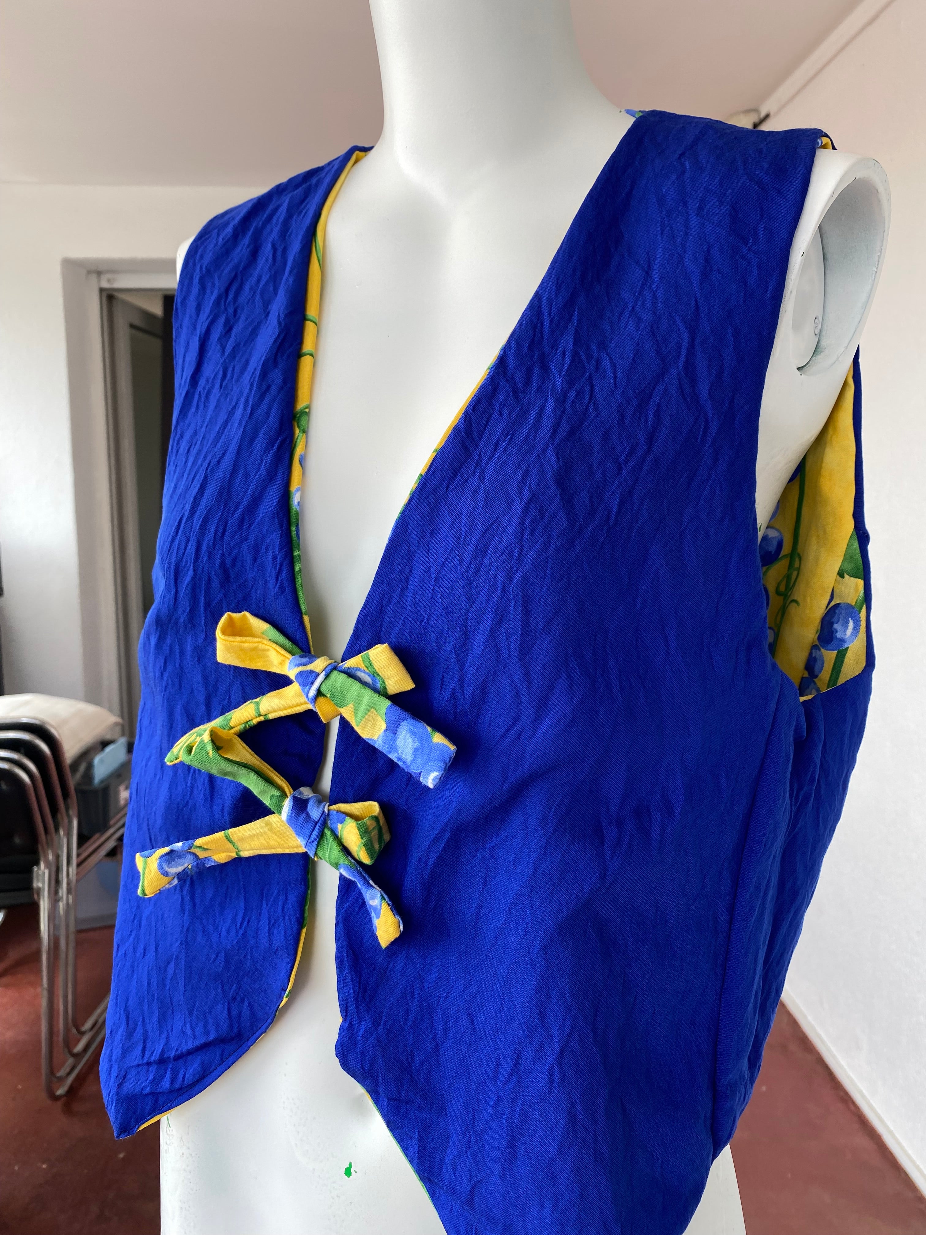 Veston • Taille unique • Veston upcyclé provençal jaune raisins bleu + bleu électrique