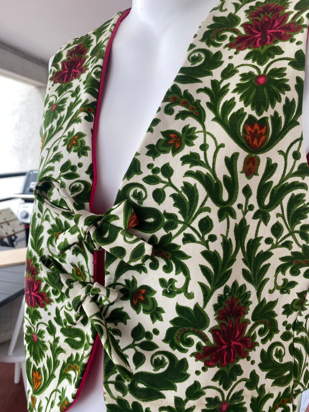 Veston • Taille unique • Veston upcyclé sublime tissu baroque