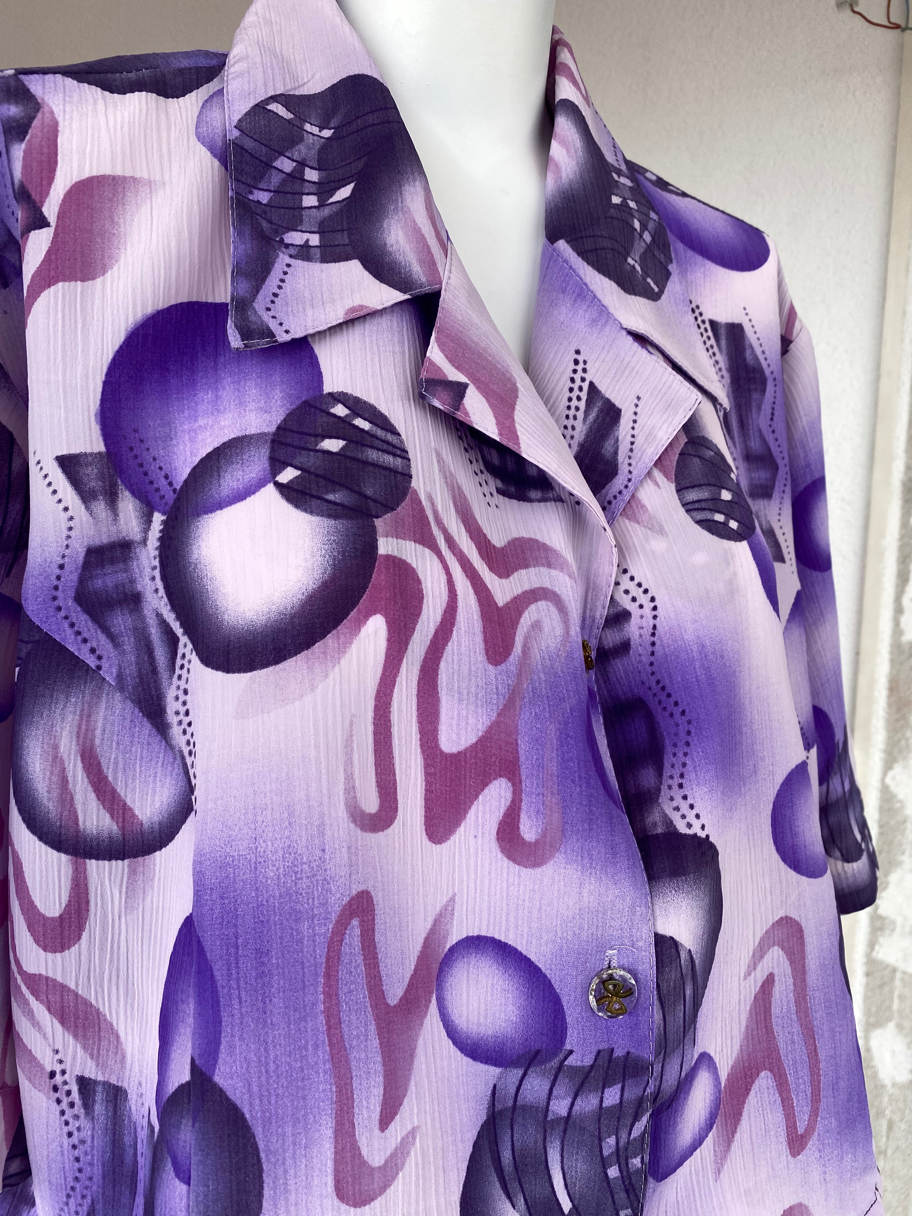 Cropped • T. 38 à 46 • Chemise crop top à motifs tons lila violet