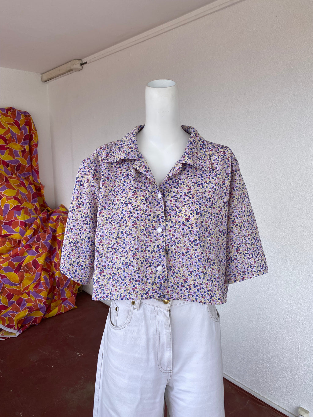 Cropped • T. 38 à 46 • Chemise crop top liberty tons lila