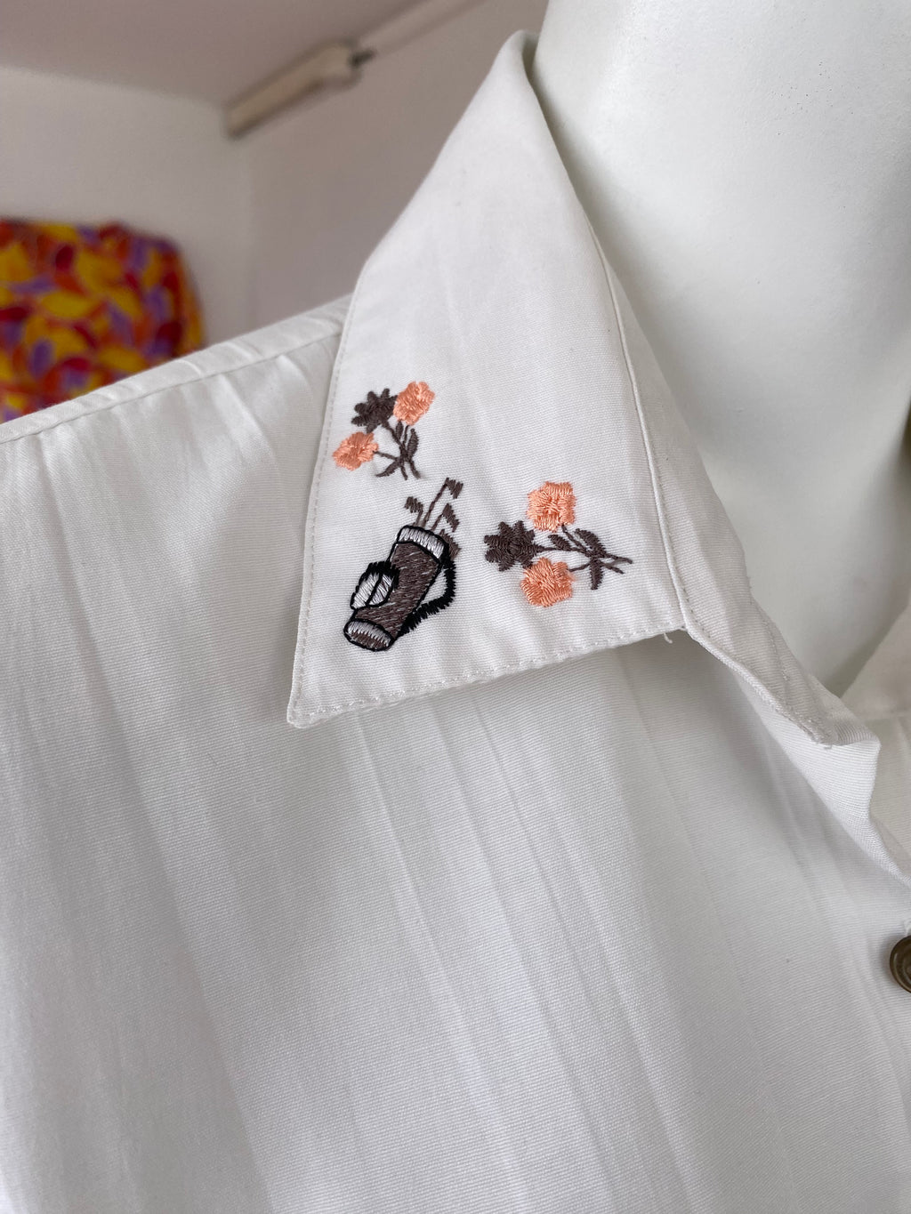 Cropped • T. 36 à 46 • Chemise crop top blanche broderies chien et golf