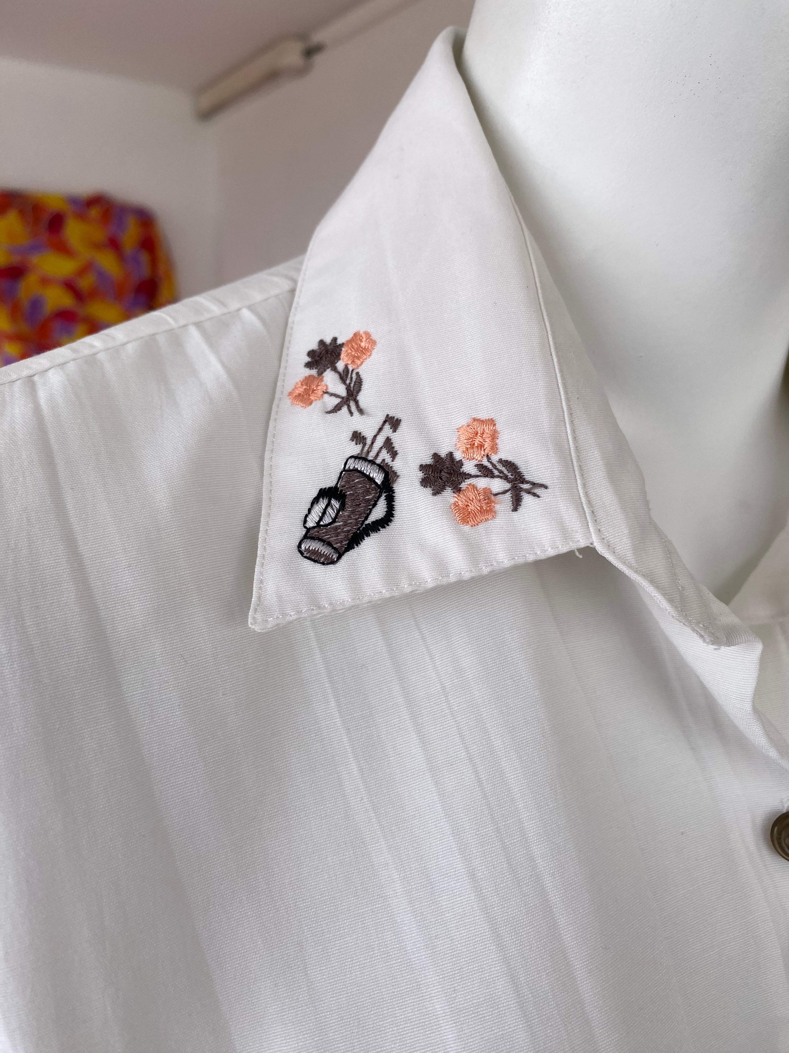 Cropped • T. 36 à 46 • Chemise crop top blanche broderies chien et golf