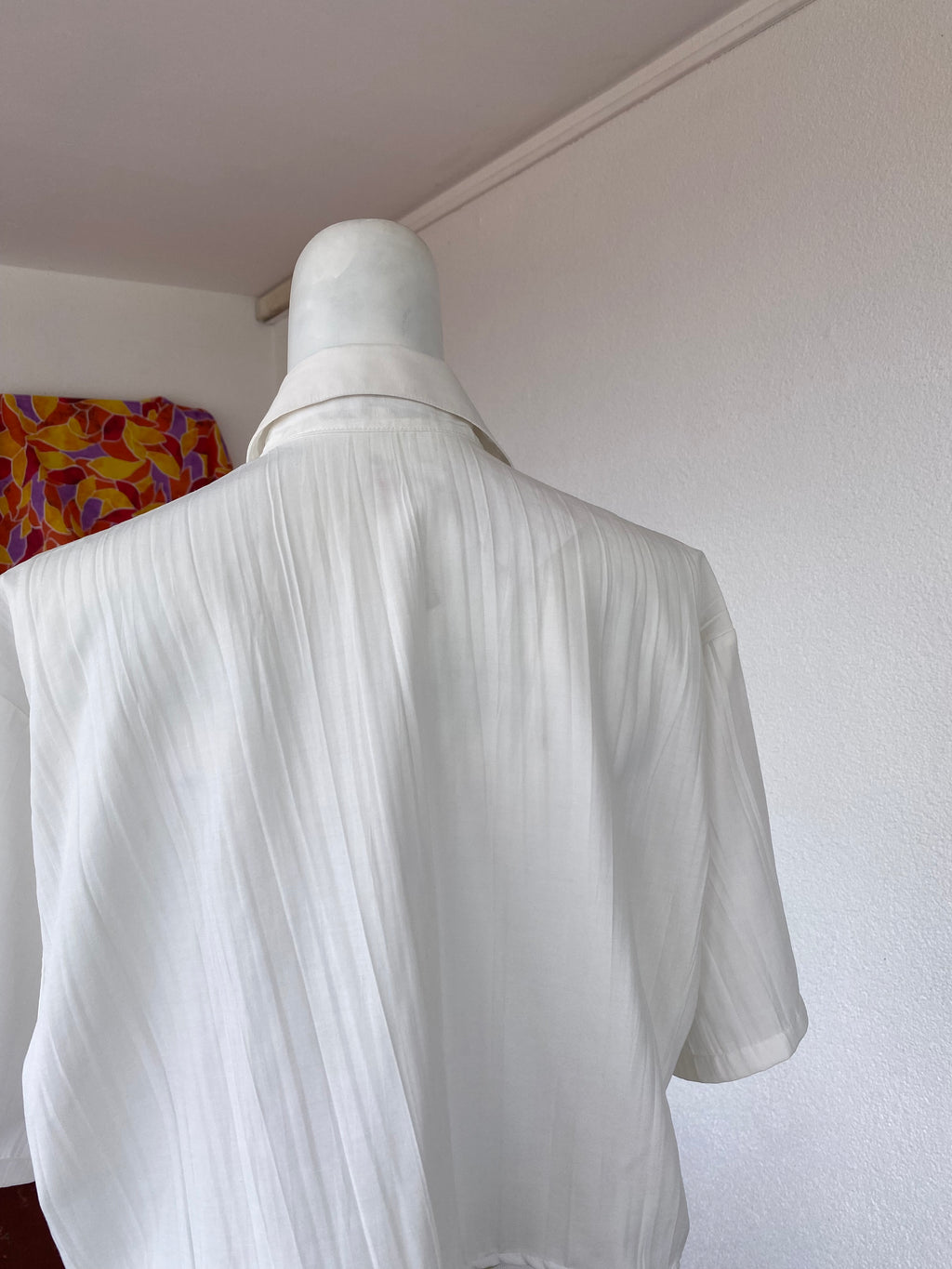 Cropped • T. 36 à 46 • Chemise crop top blanche broderies chien et golf