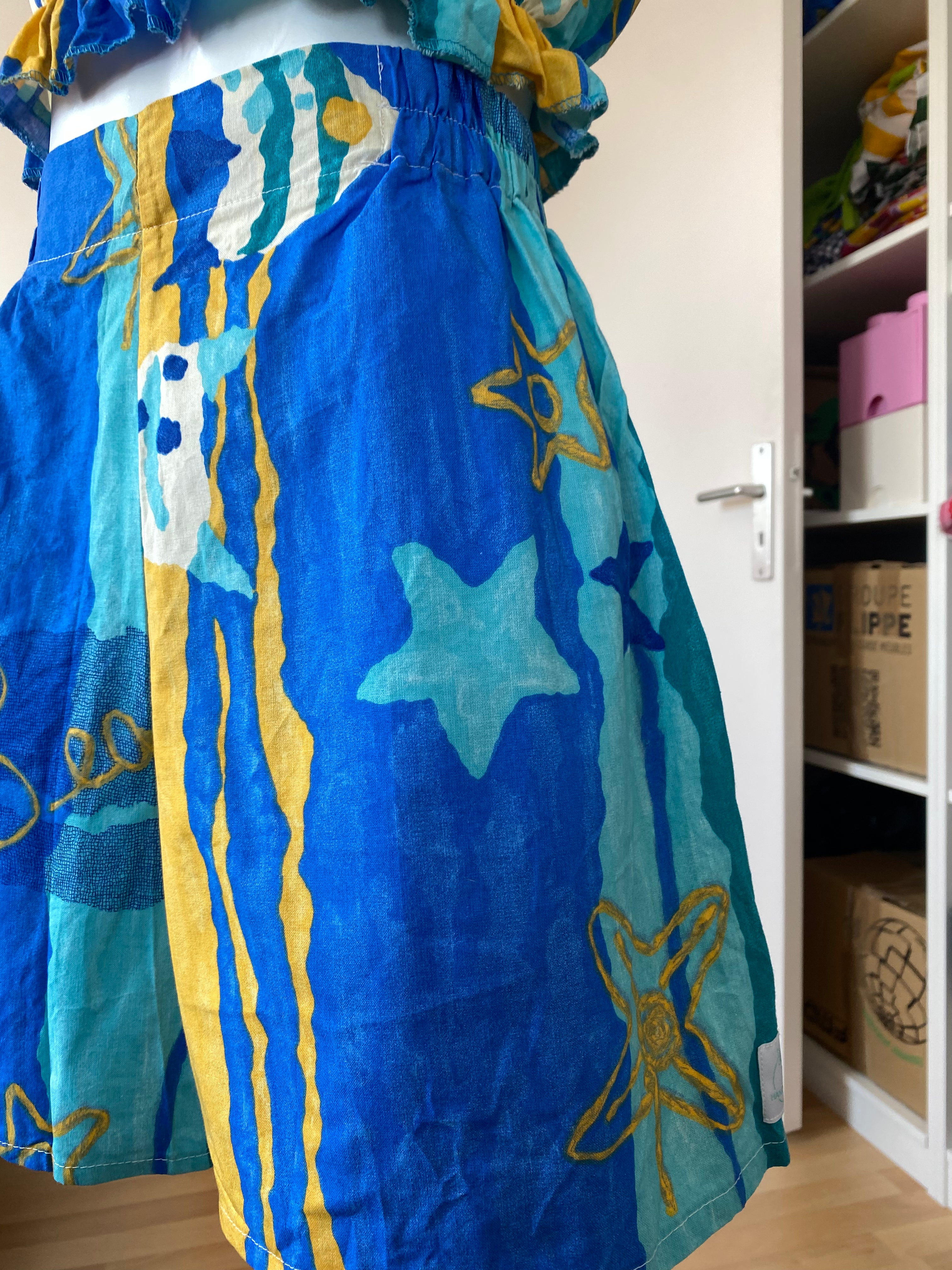 Short upcyclé • T.L • bleu et jaune motifs poissons