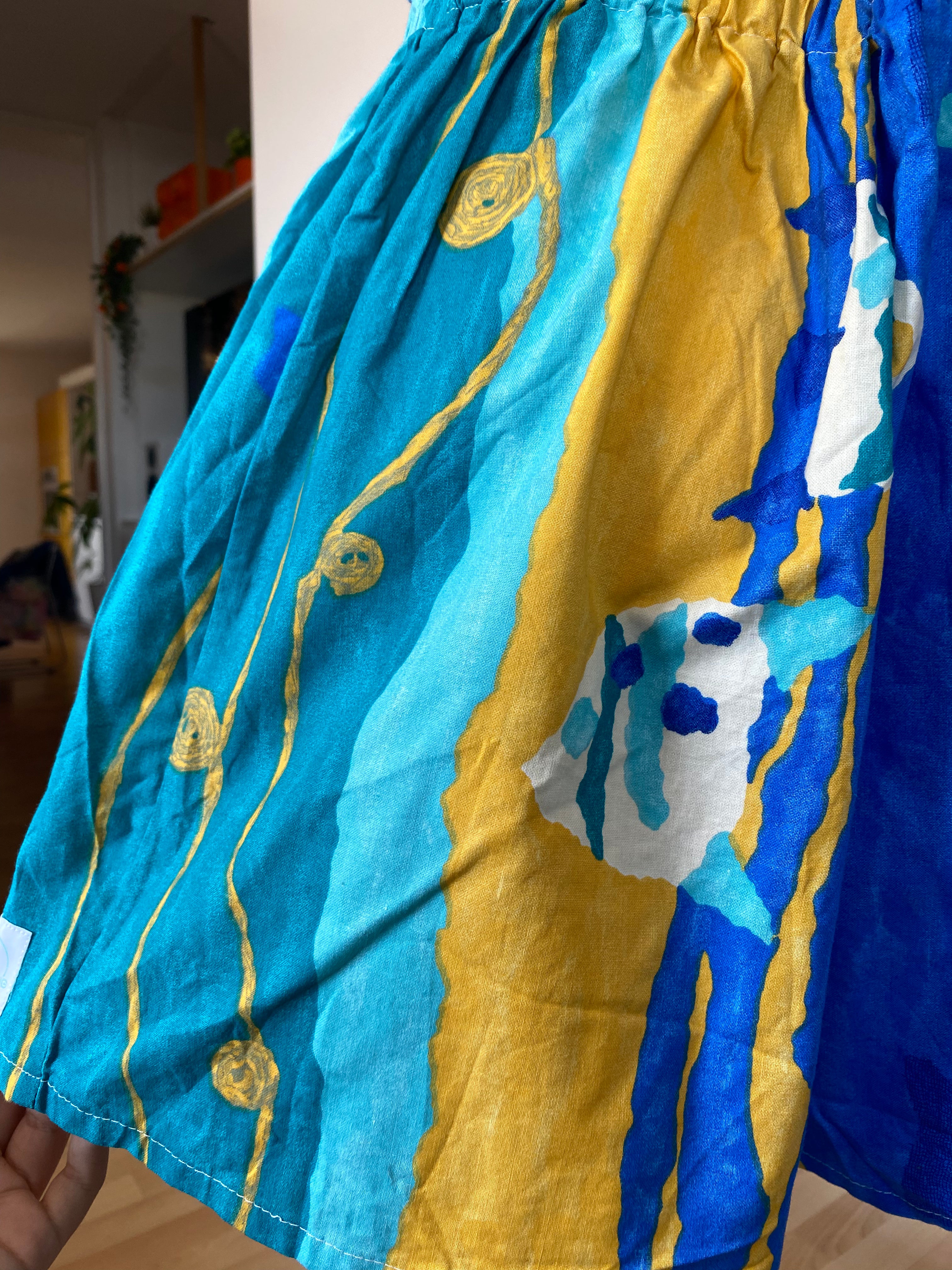 Short upcyclé • T.L • bleu et jaune motifs poissons