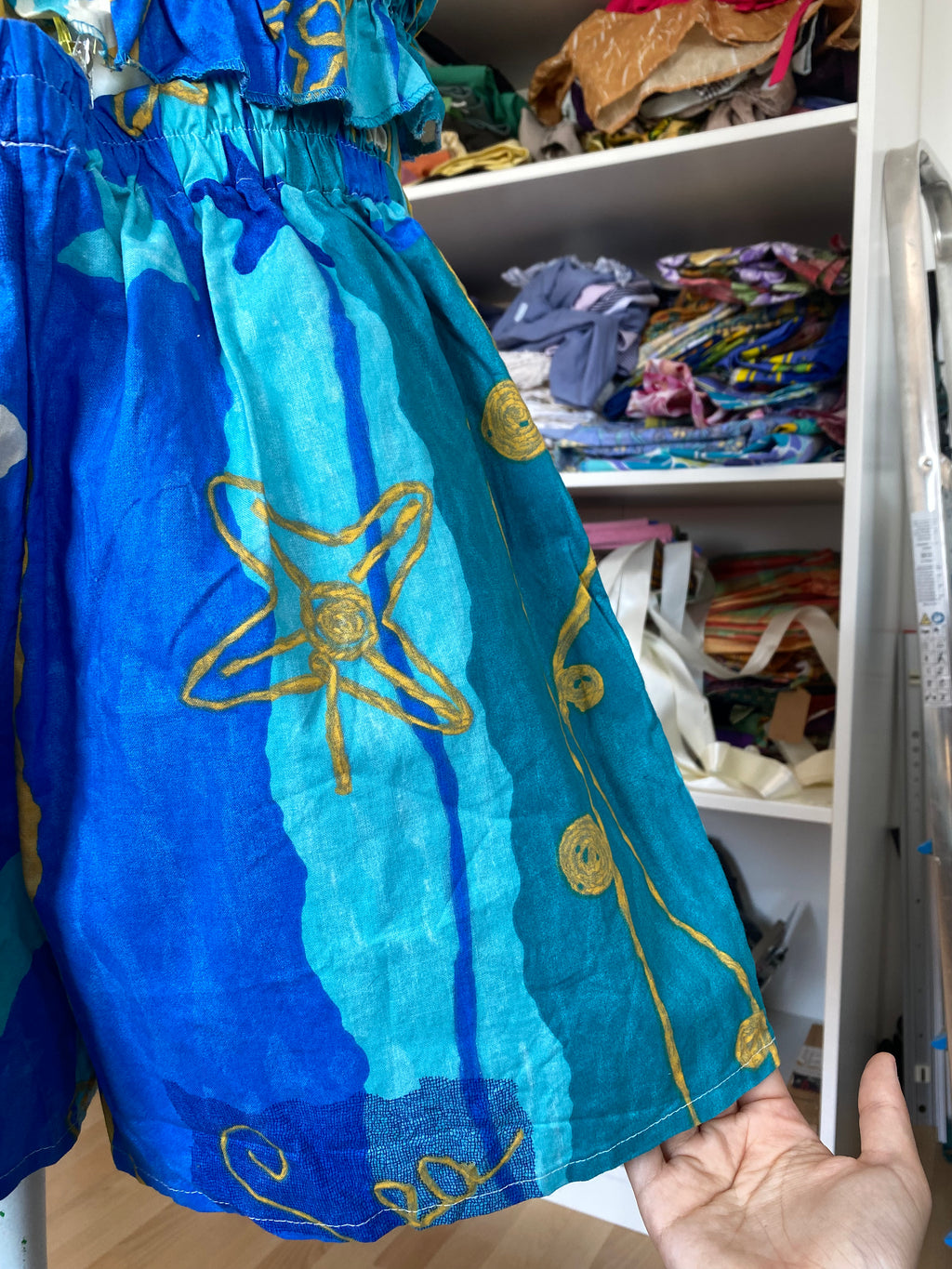Short upcyclé • T.L • bleu et jaune motifs poissons
