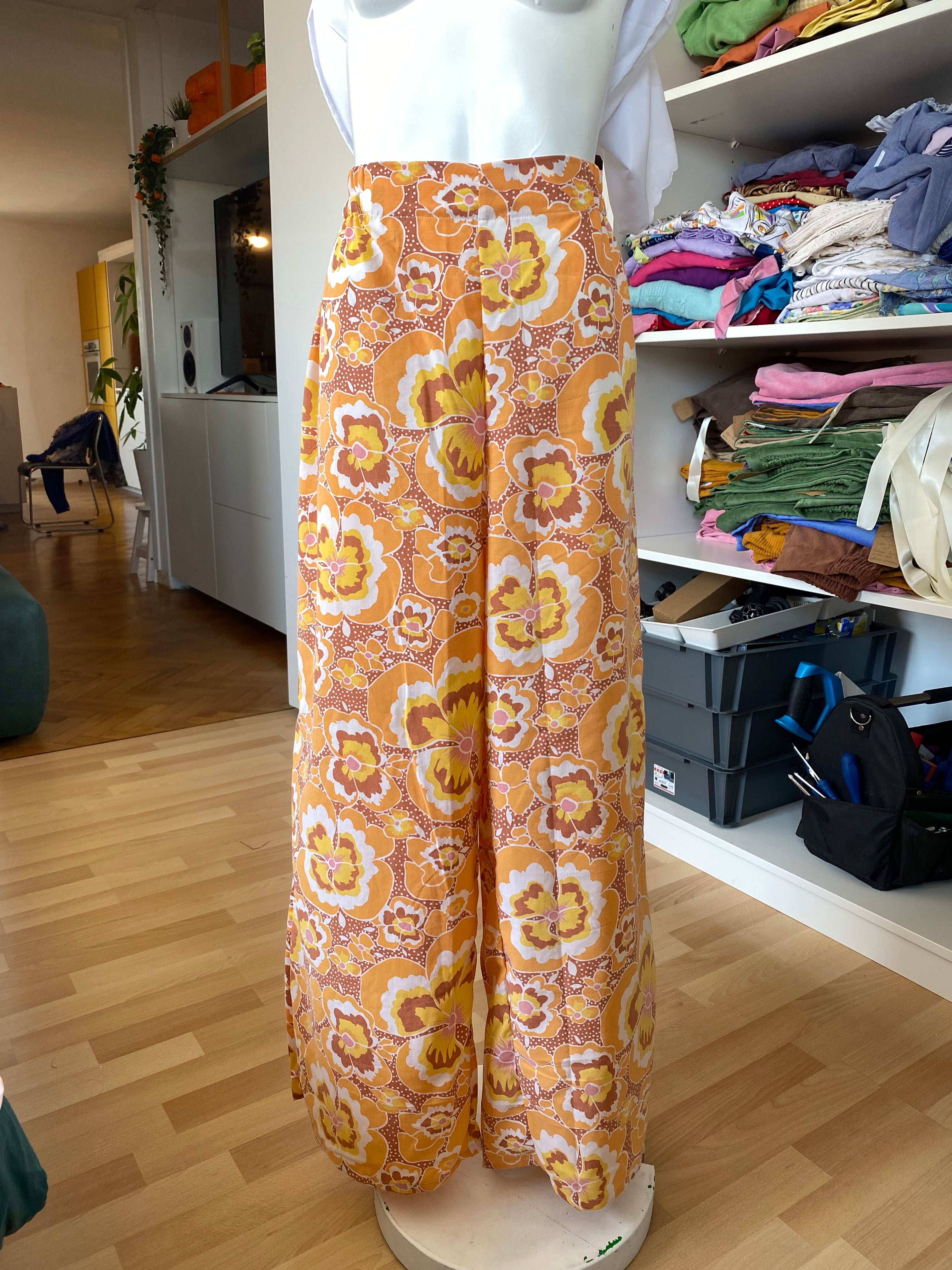 Pants • Taille L • Pantalon upcyclé motif fleurs orange