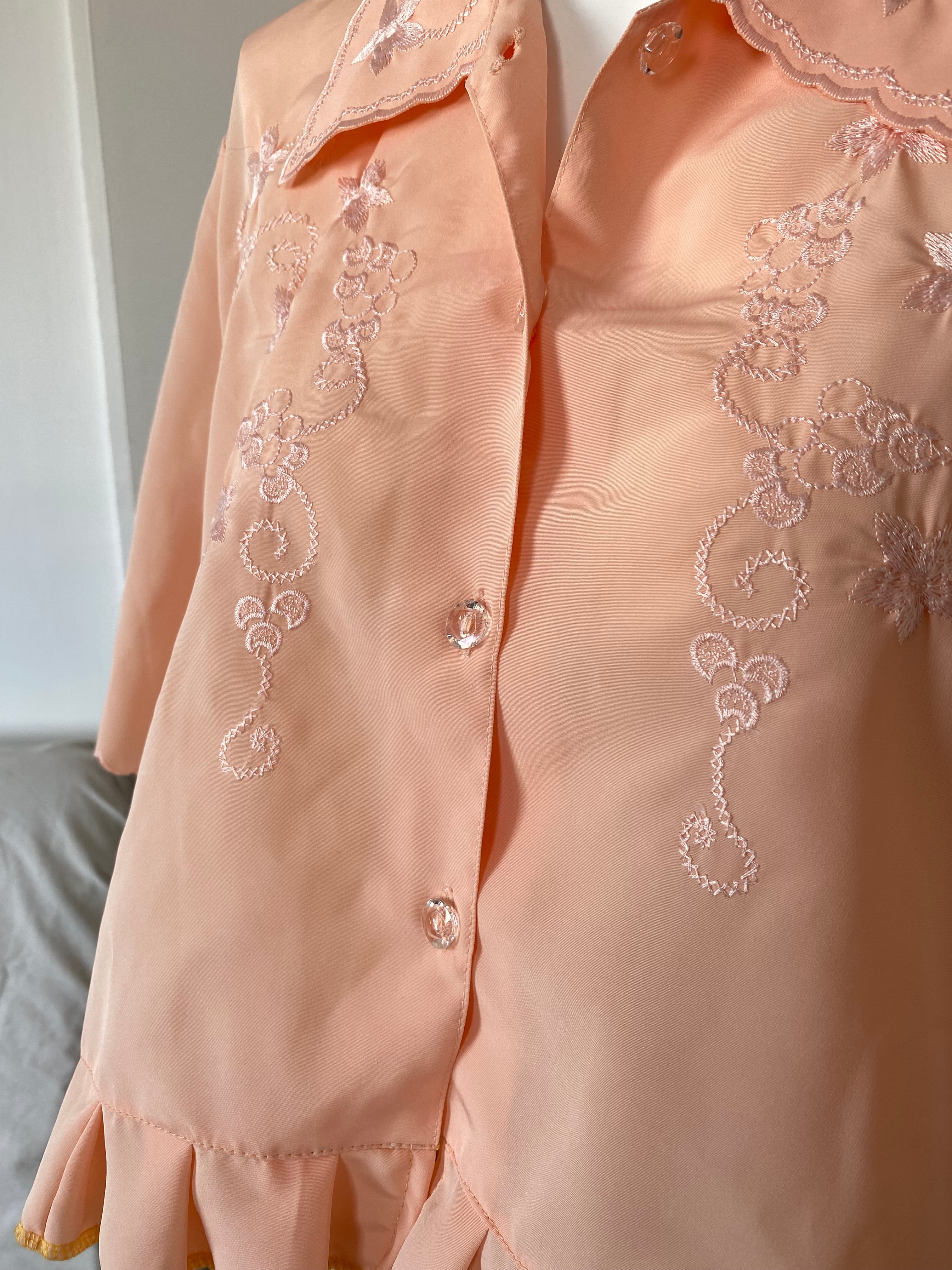 Froufrou • T. 36 à 42 • Chemise saumon brodée