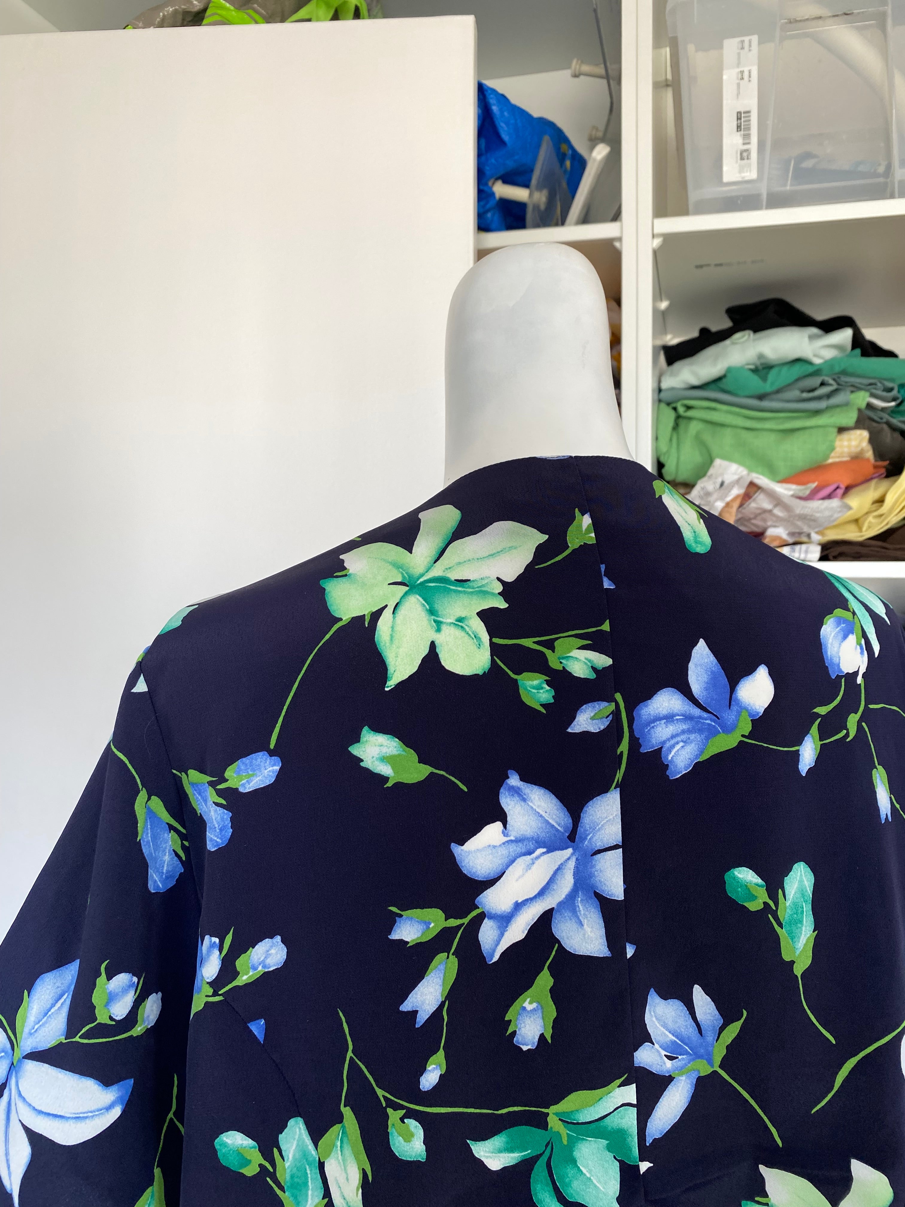 Froufrou • T. 38 à 44 • Chemise bleu fleurs verte