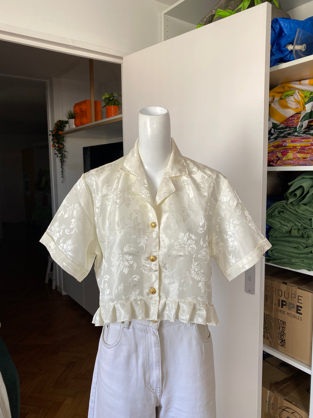 Froufrou • T. 34 à 38 • Chemise blanche satiné reliefs