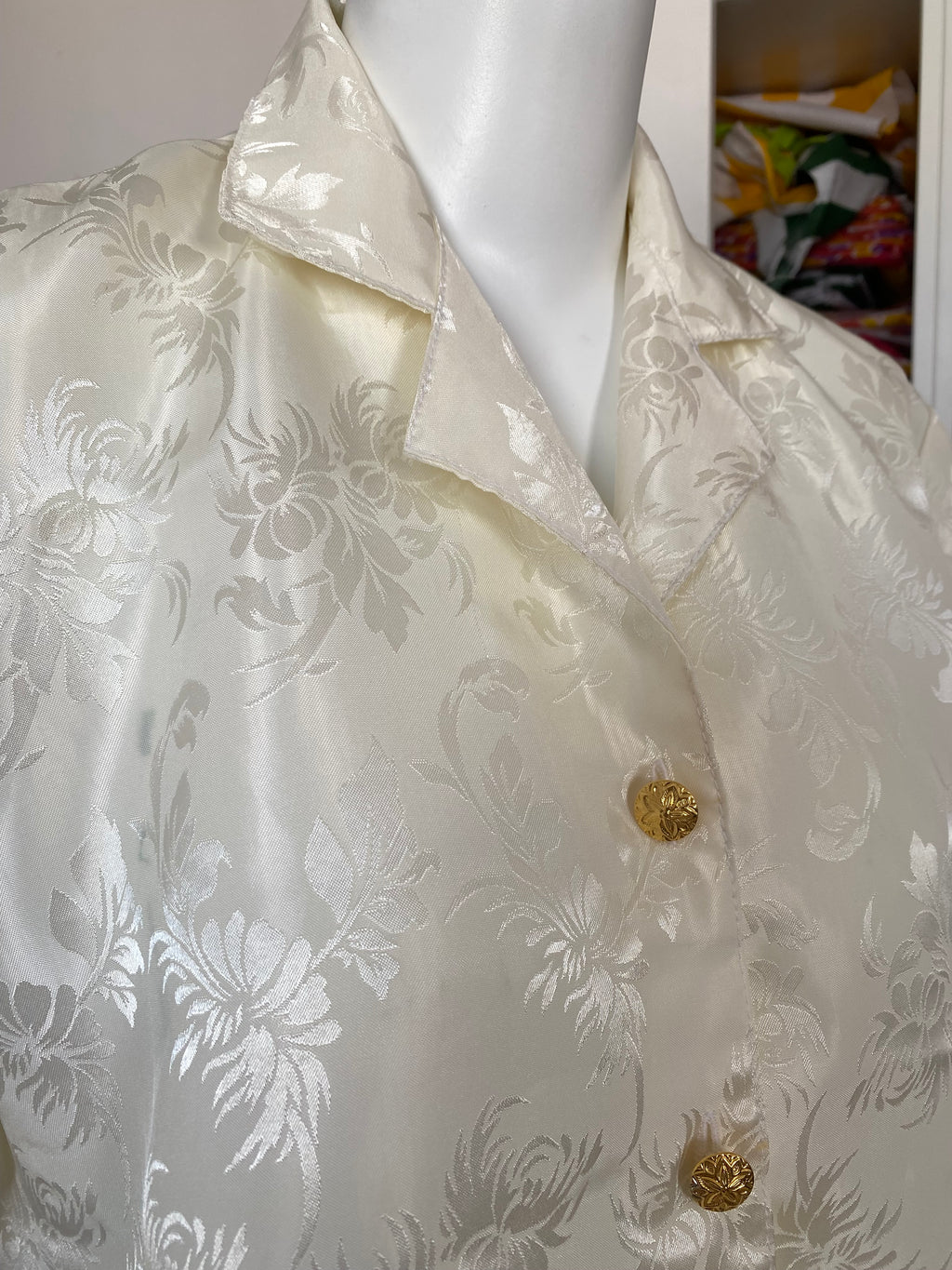 Froufrou • T. 34 à 38 • Chemise blanche satiné reliefs