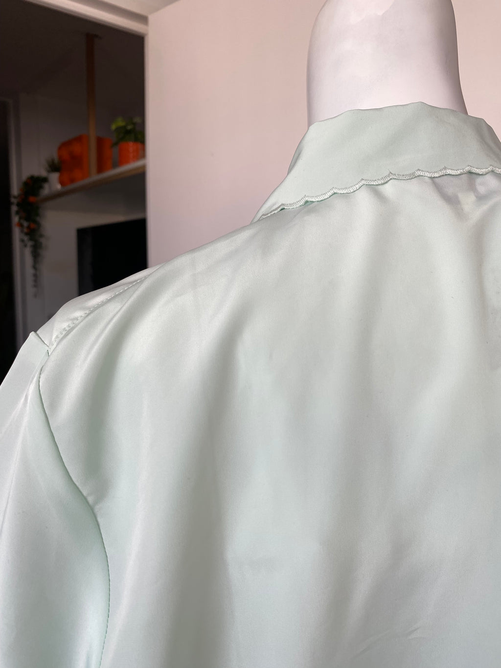 Froufrou • T. 34 à 38 • Chemise vert pastel brodée