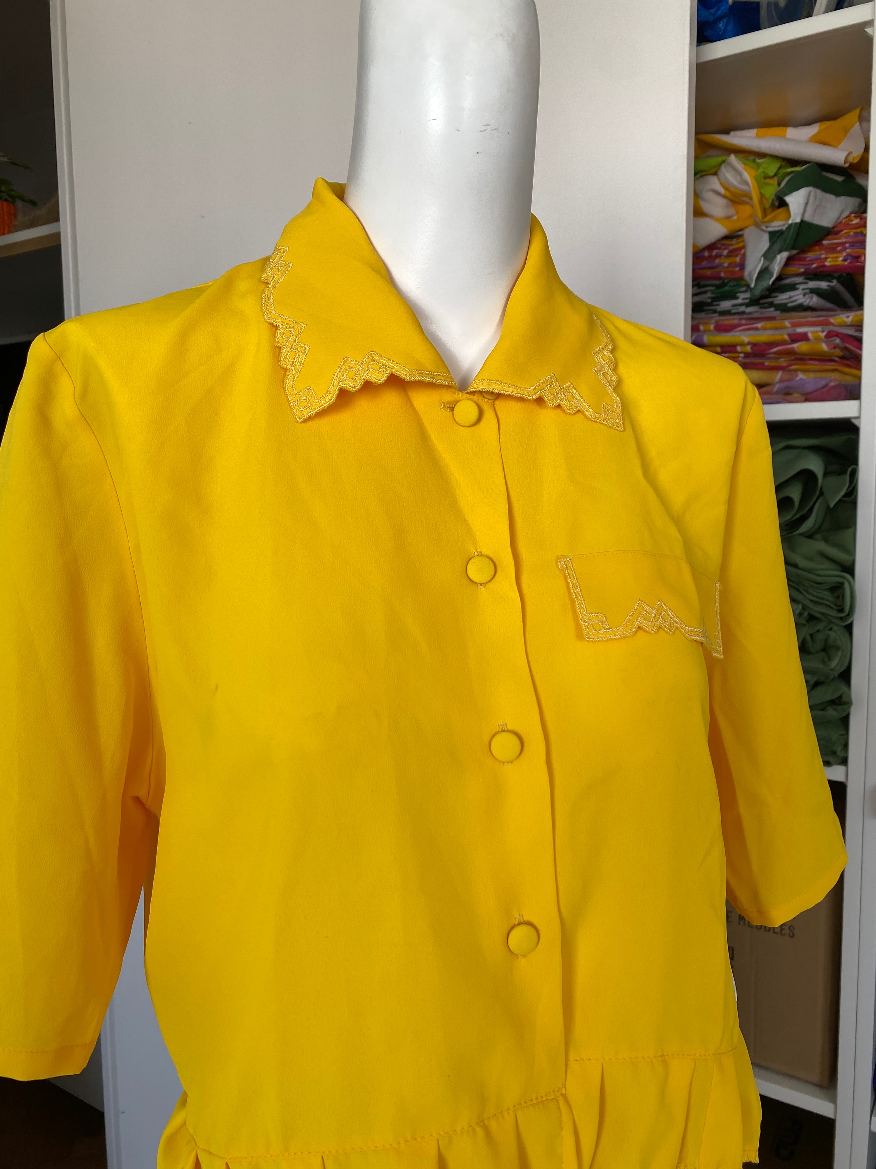 Froufrou • T. 32 à 36 • Chemise jaune et poche brodée