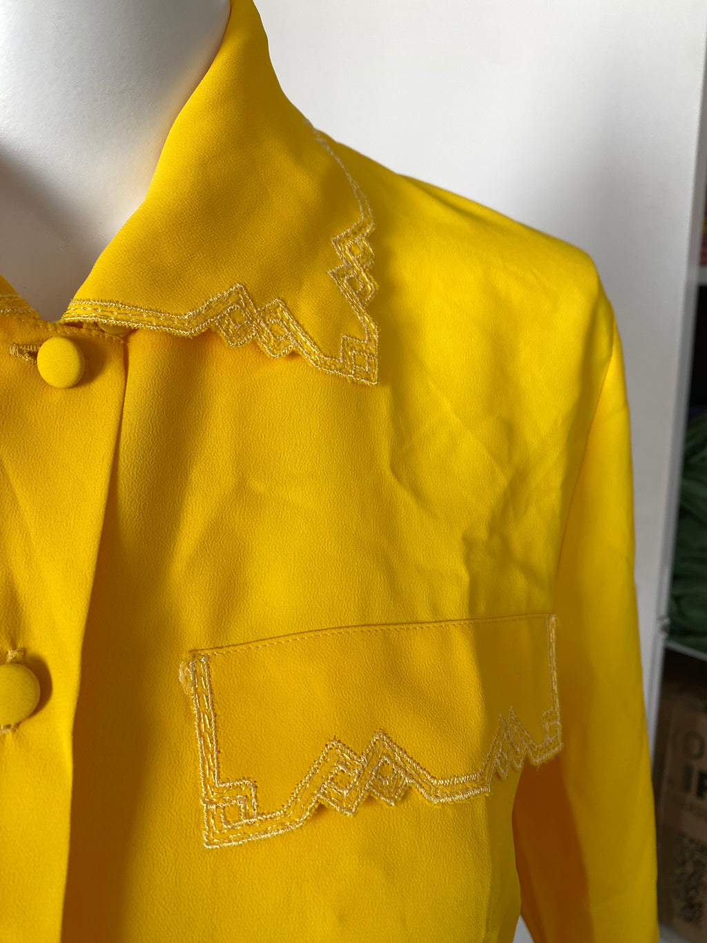 Froufrou • T. 32 à 36 • Chemise jaune et poche brodée