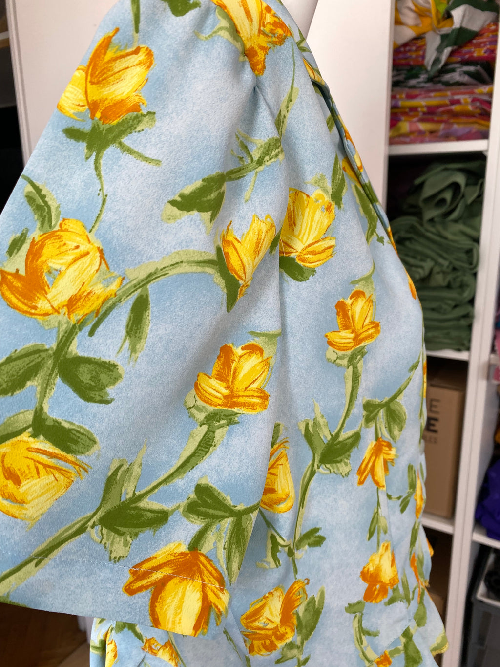 Froufrou • T. 34 à 38 • Chemise bleue fleurs jaune
