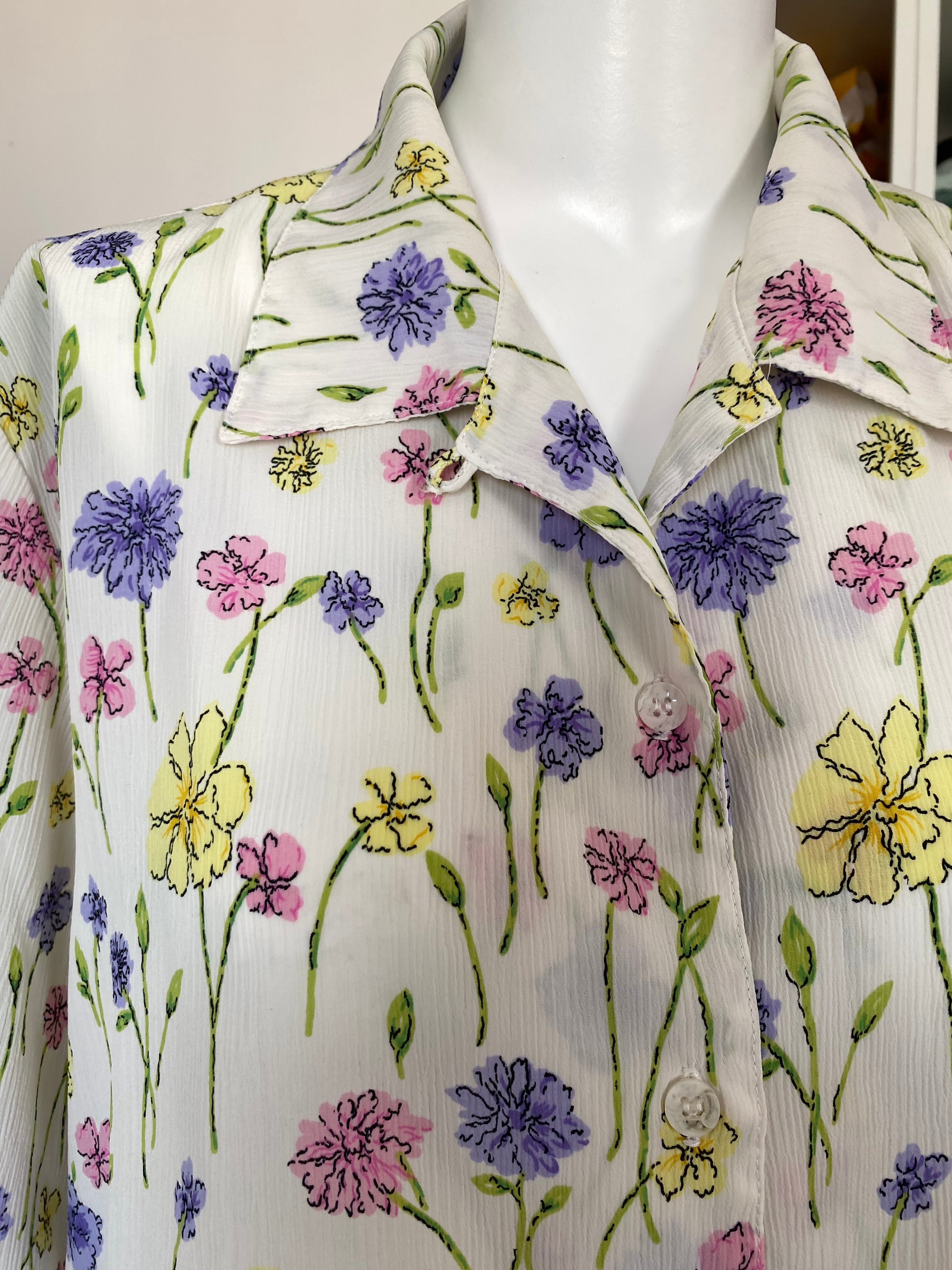 Froufrou • T. 36 à 44 • Chemise blanche fleurie