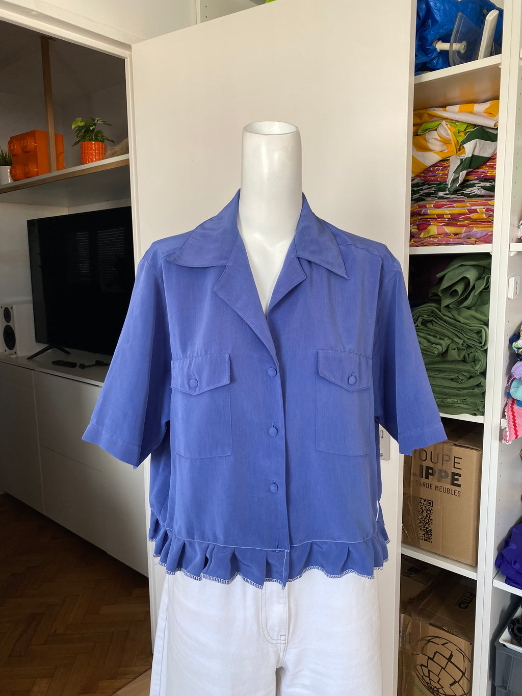 Froufrou • T. 36 à 40 • Chemise crop bleue à poches