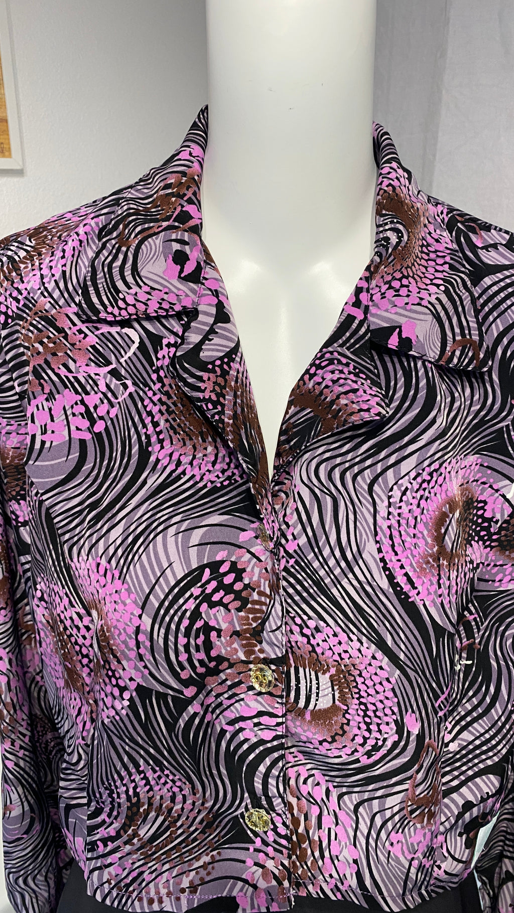 Chemise cropped • T. 34 à 38 • Chemise courte manches longues violette et noire motifs