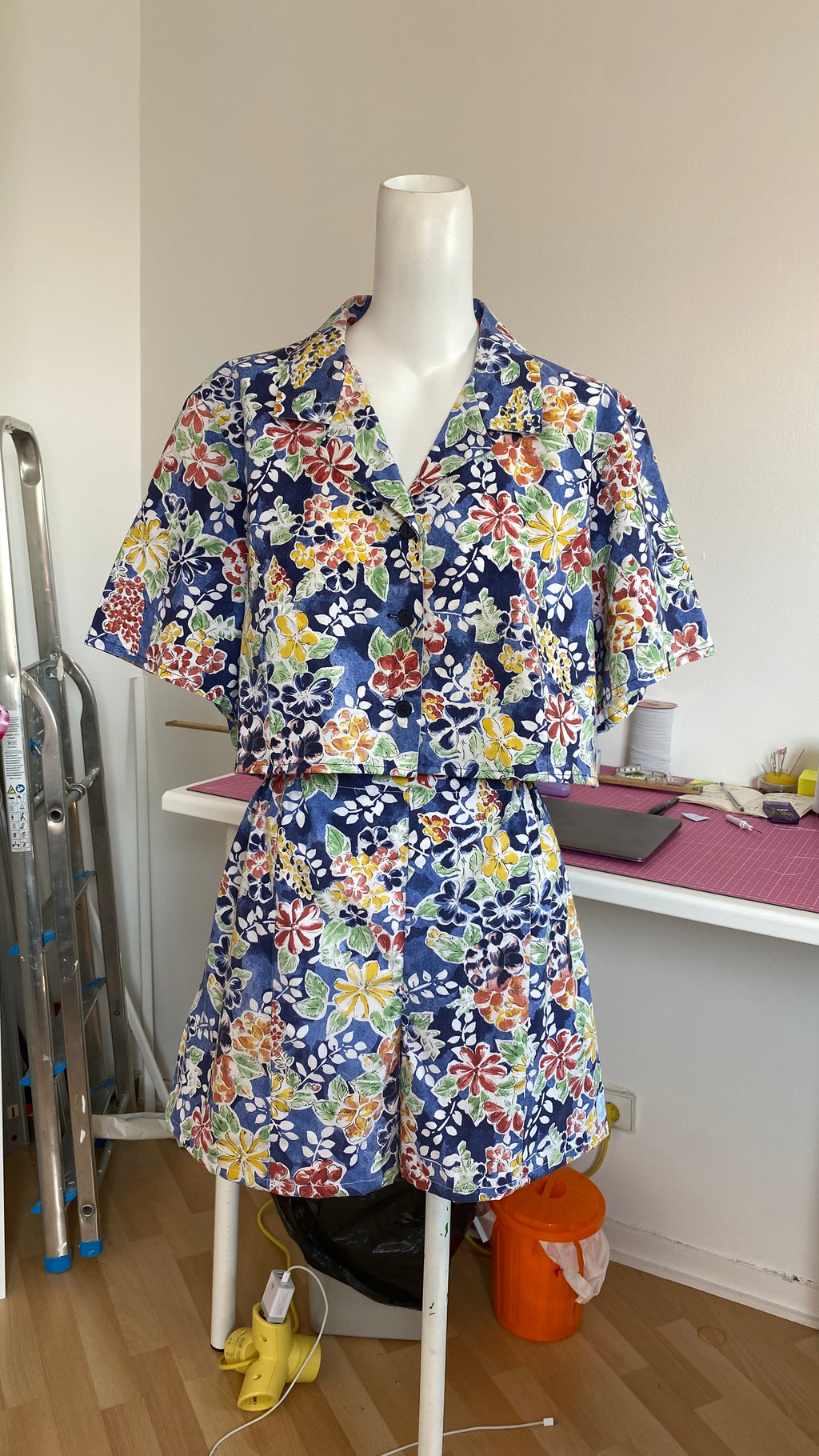 Ensemble short • T. M  • ensemble coloré fleuris