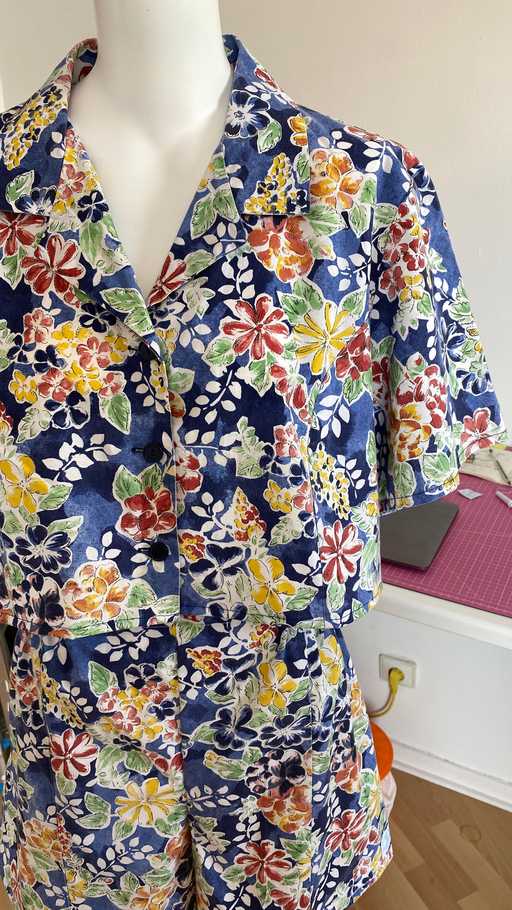 Ensemble short • T. M  • ensemble coloré fleuris