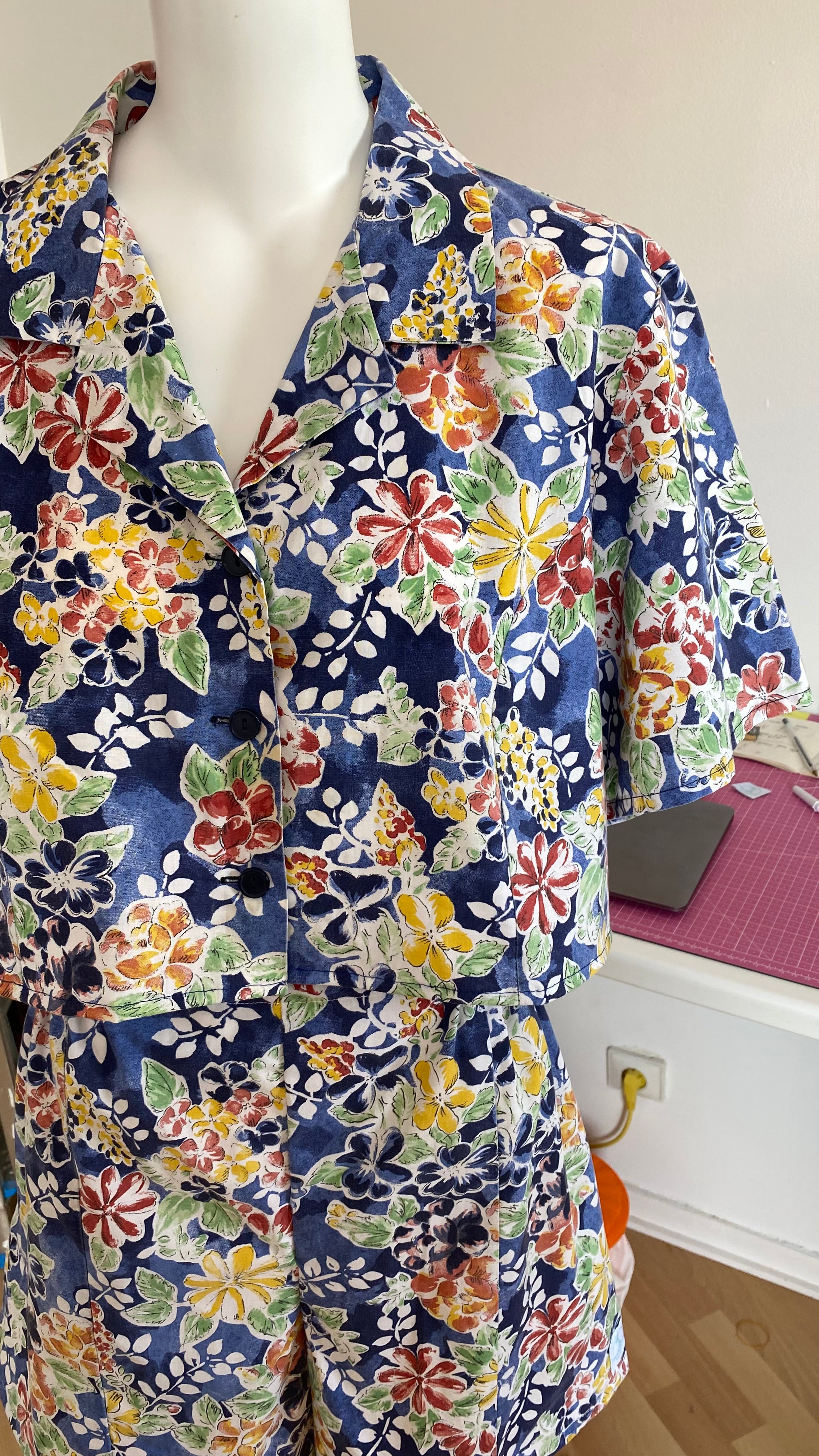 Ensemble short • T. M  • ensemble coloré fleuris