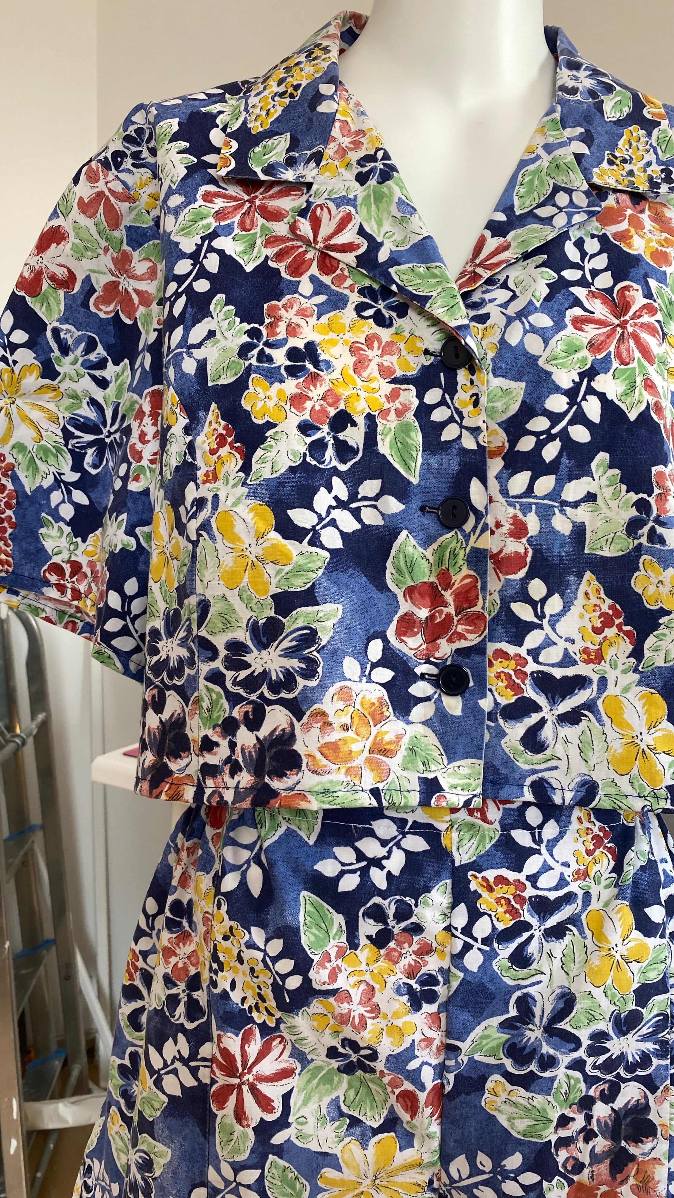 Ensemble short • T. M  • ensemble coloré fleuris