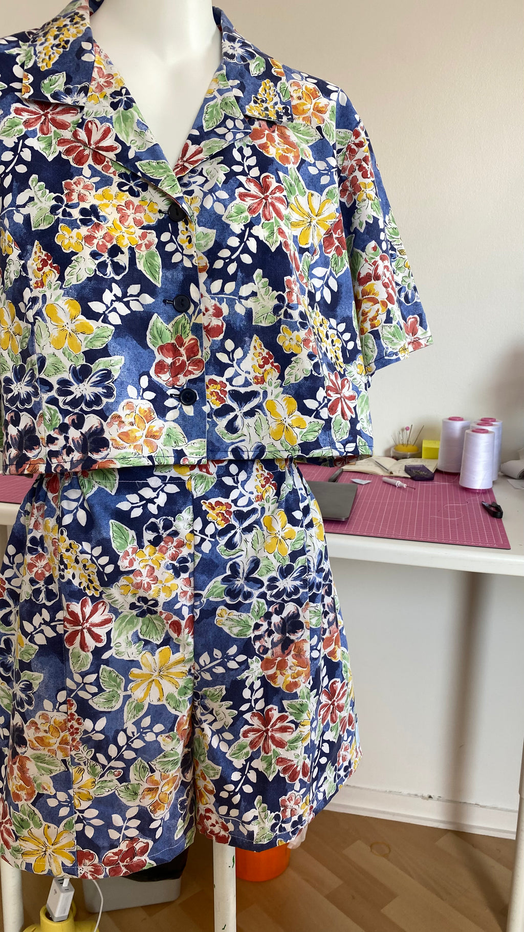 Ensemble short • T. M  • ensemble coloré fleuris