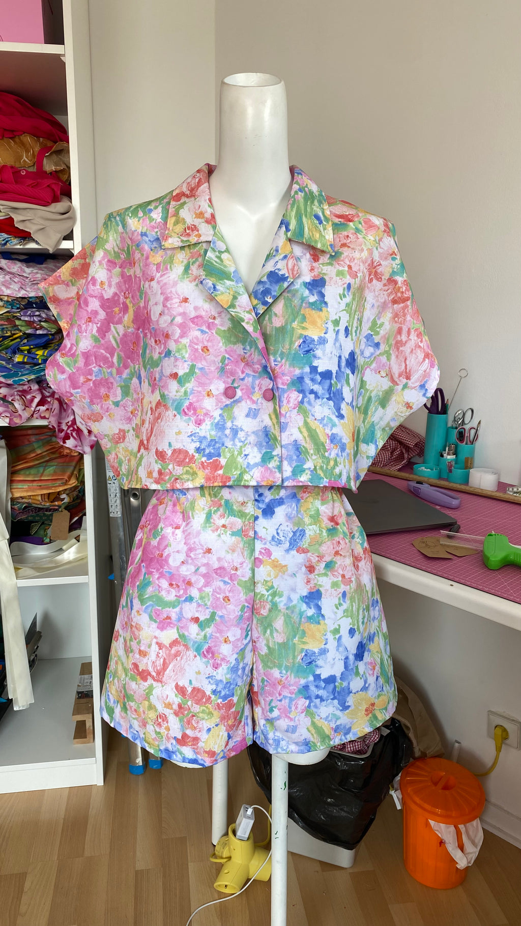Ensemble short • T. L • ensemble coloré fleuris