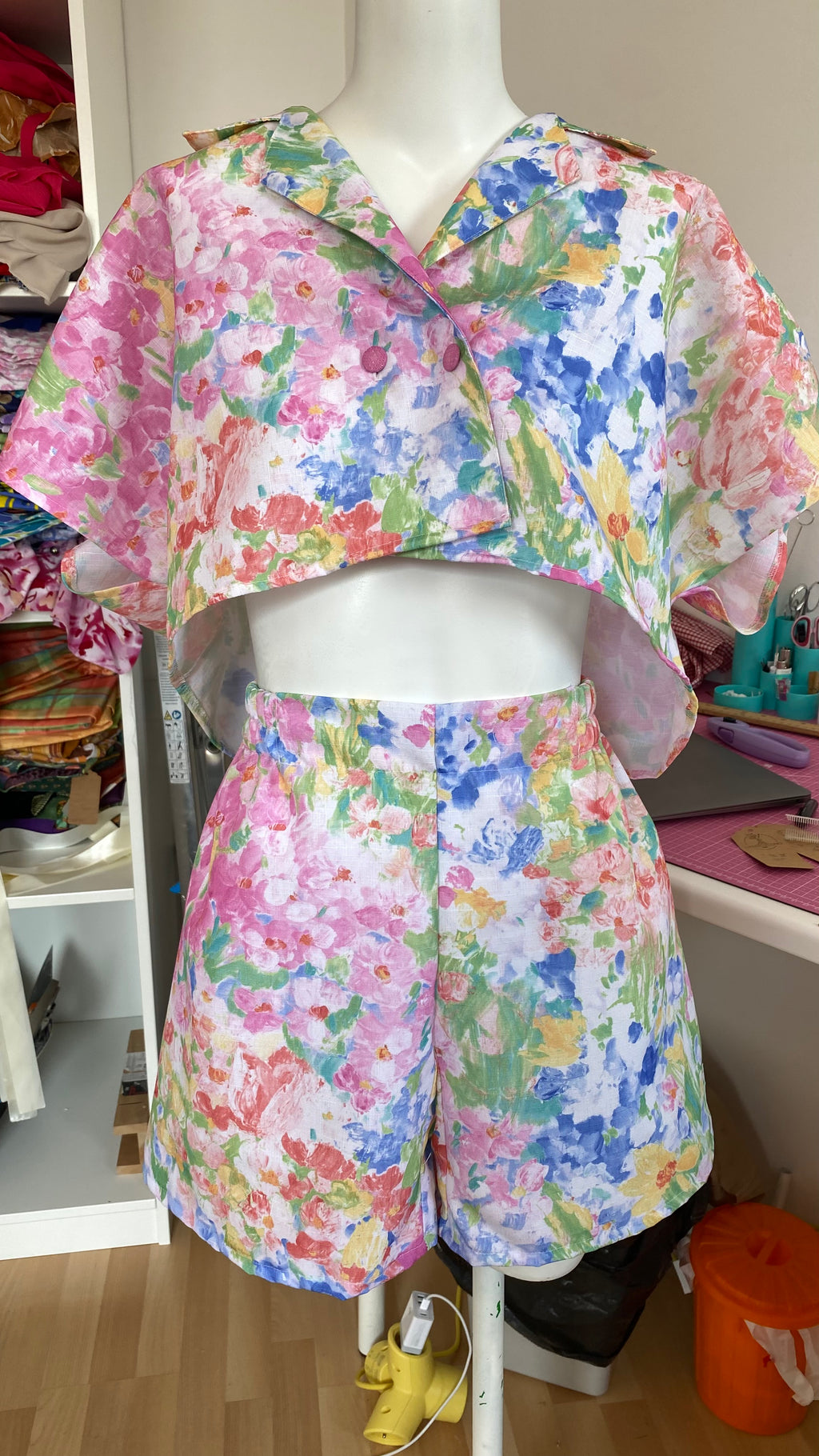 Ensemble short • T. L • ensemble coloré fleuris