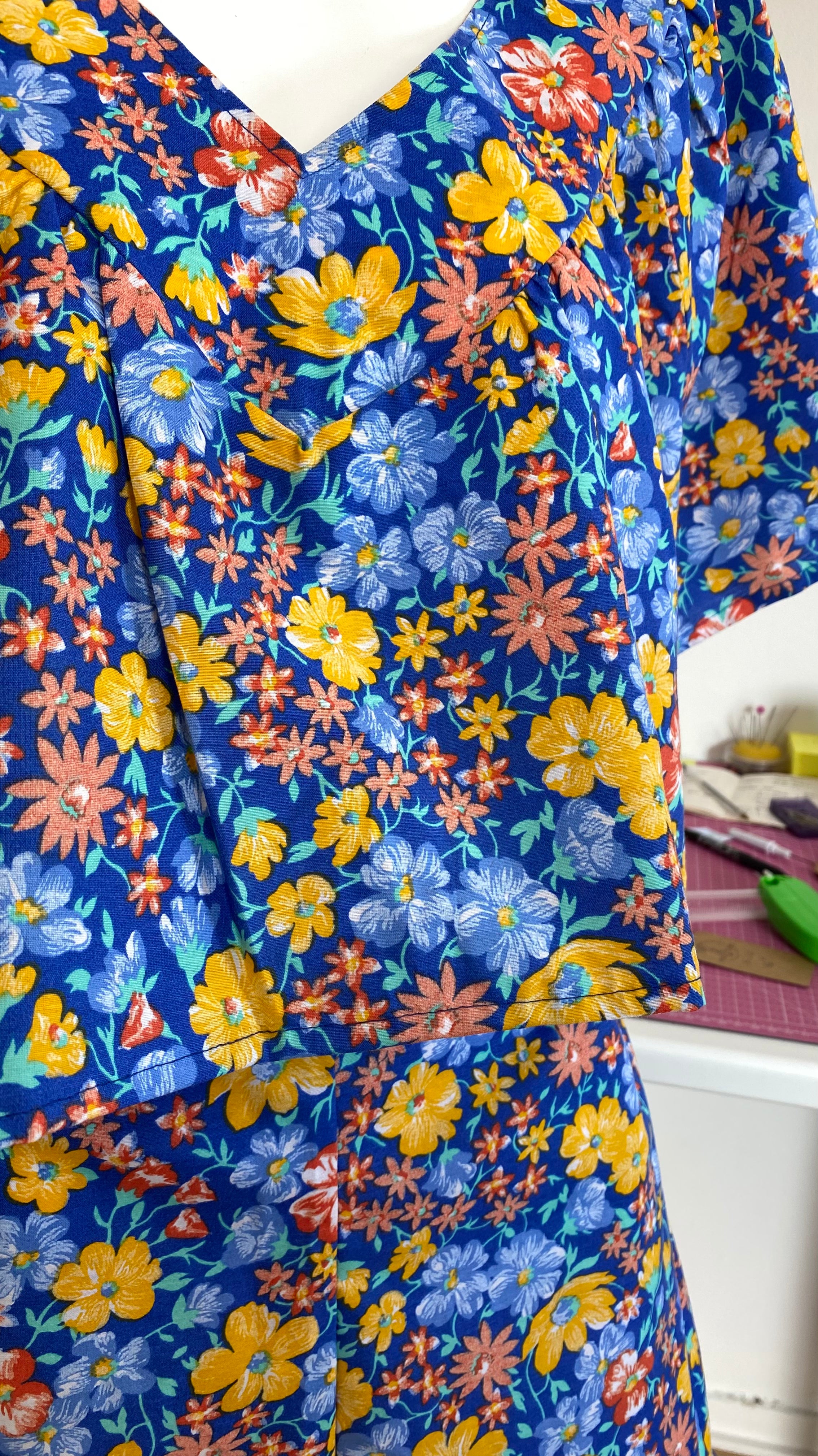 Ensemble short • T. L  • ensemble bleu fleuris