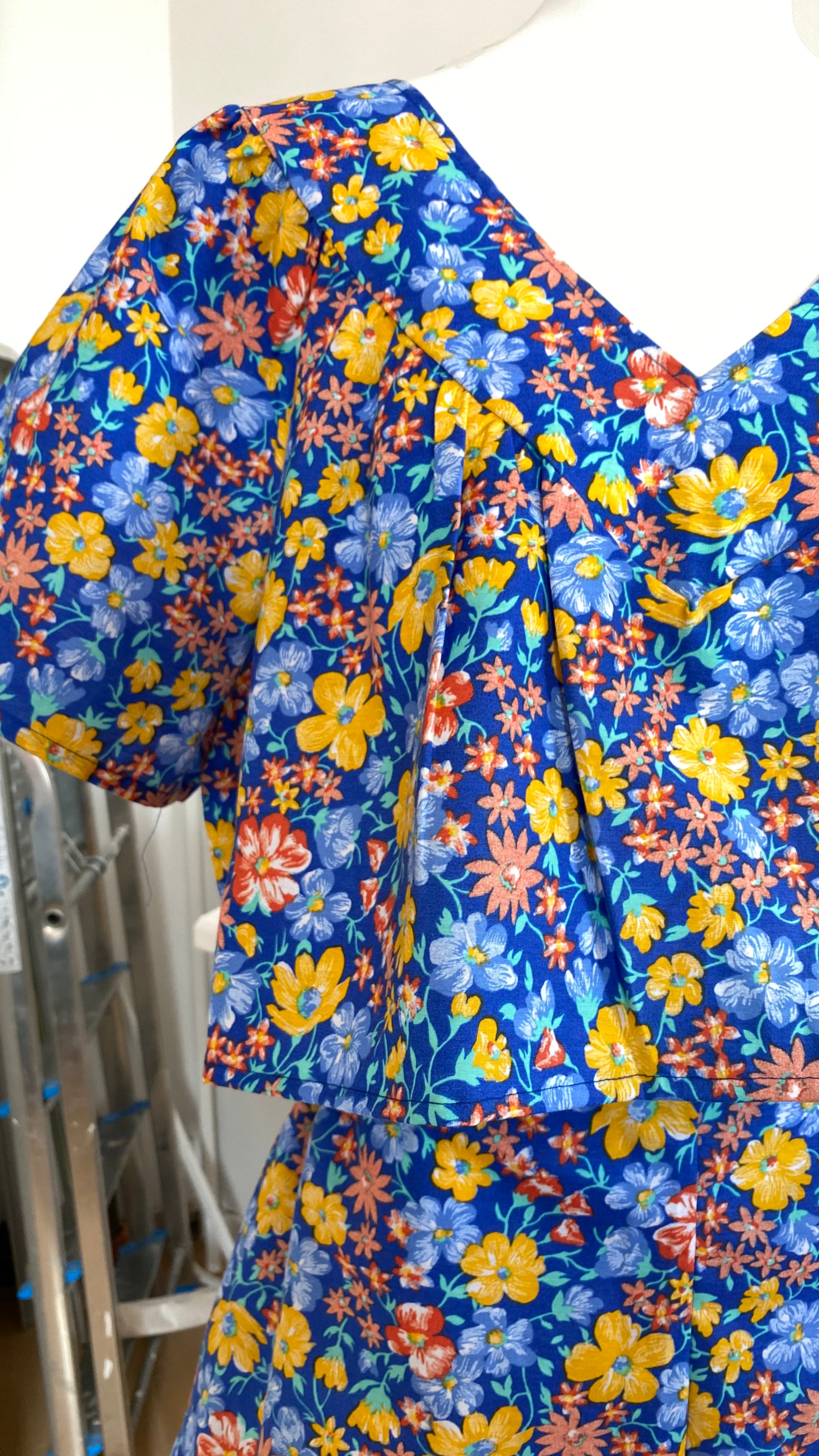 Ensemble short • T. L  • ensemble bleu fleuris