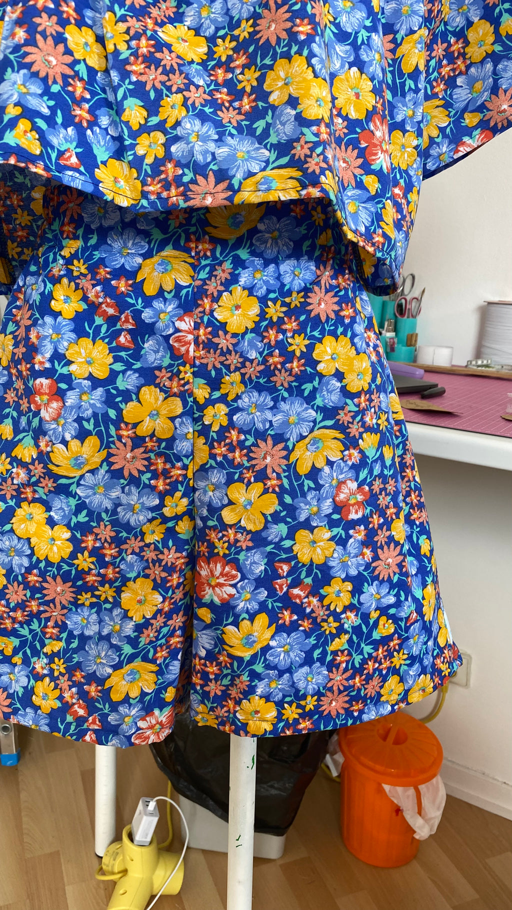 Ensemble short • T. L  • ensemble bleu fleuris