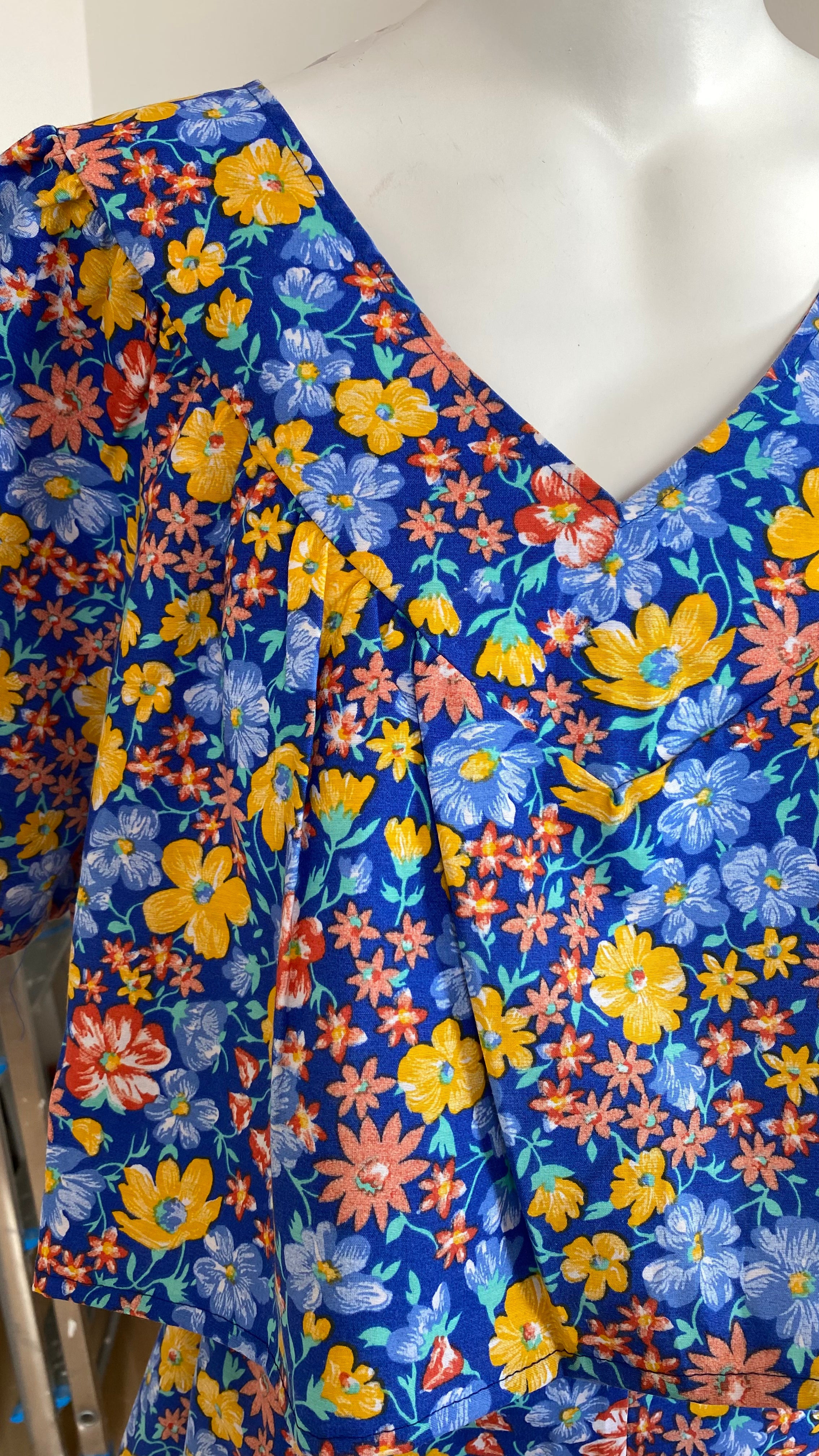 Ensemble short • T. L  • ensemble bleu fleuris